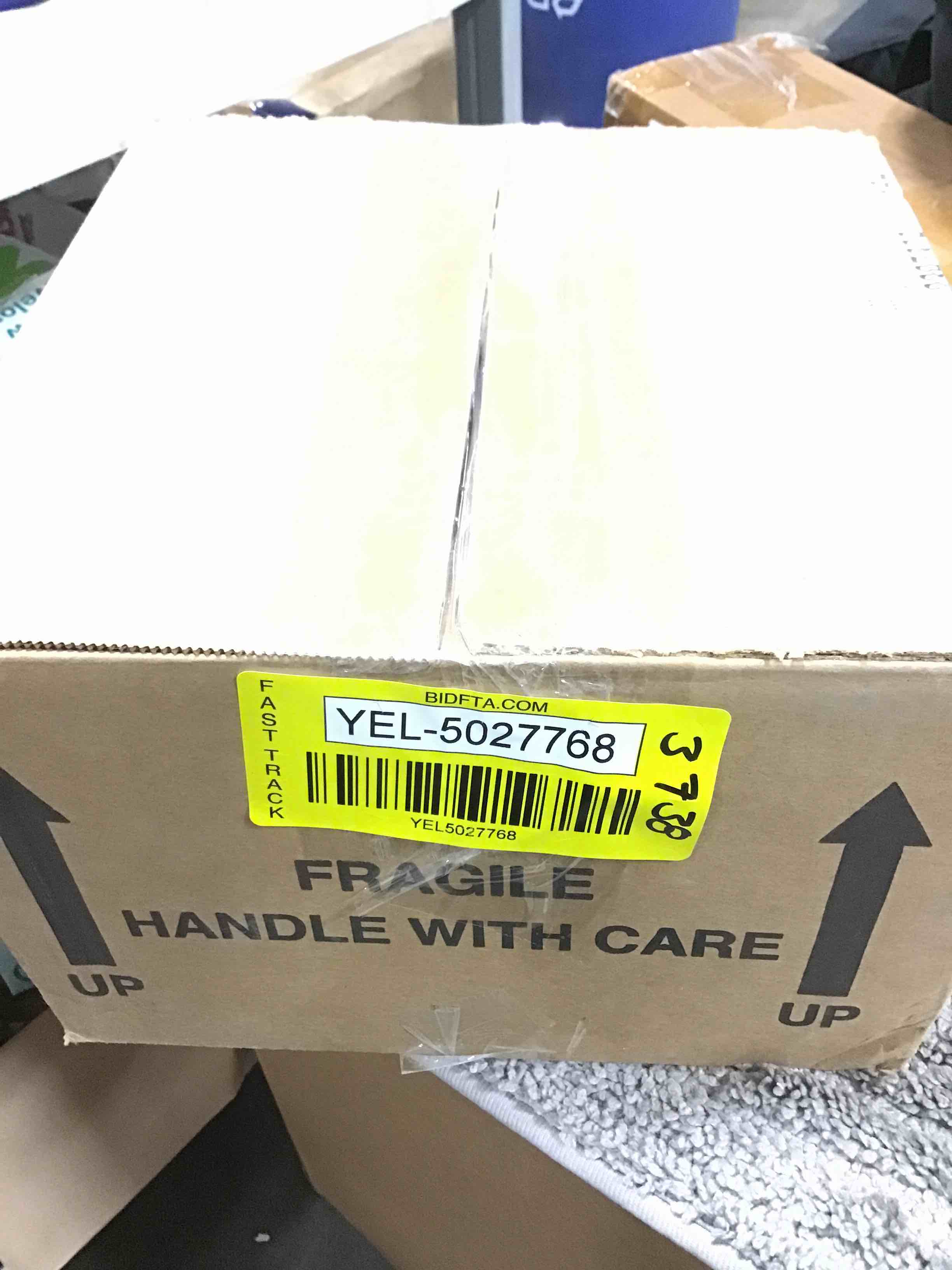 https://s3.amazonaws.com/lotting-images-prod/bidfta/YEL5027768_1689859623640.jpeg