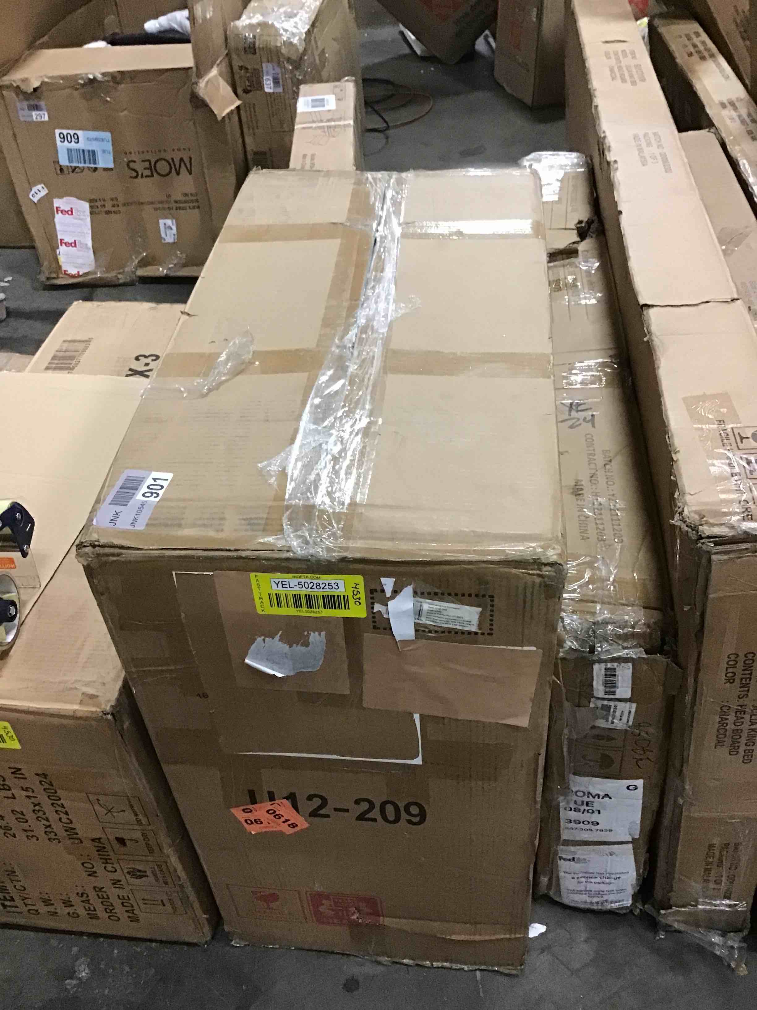 https://s3.amazonaws.com/lotting-images-prod/bidfta/YEL5028253_1693228437768.jpeg