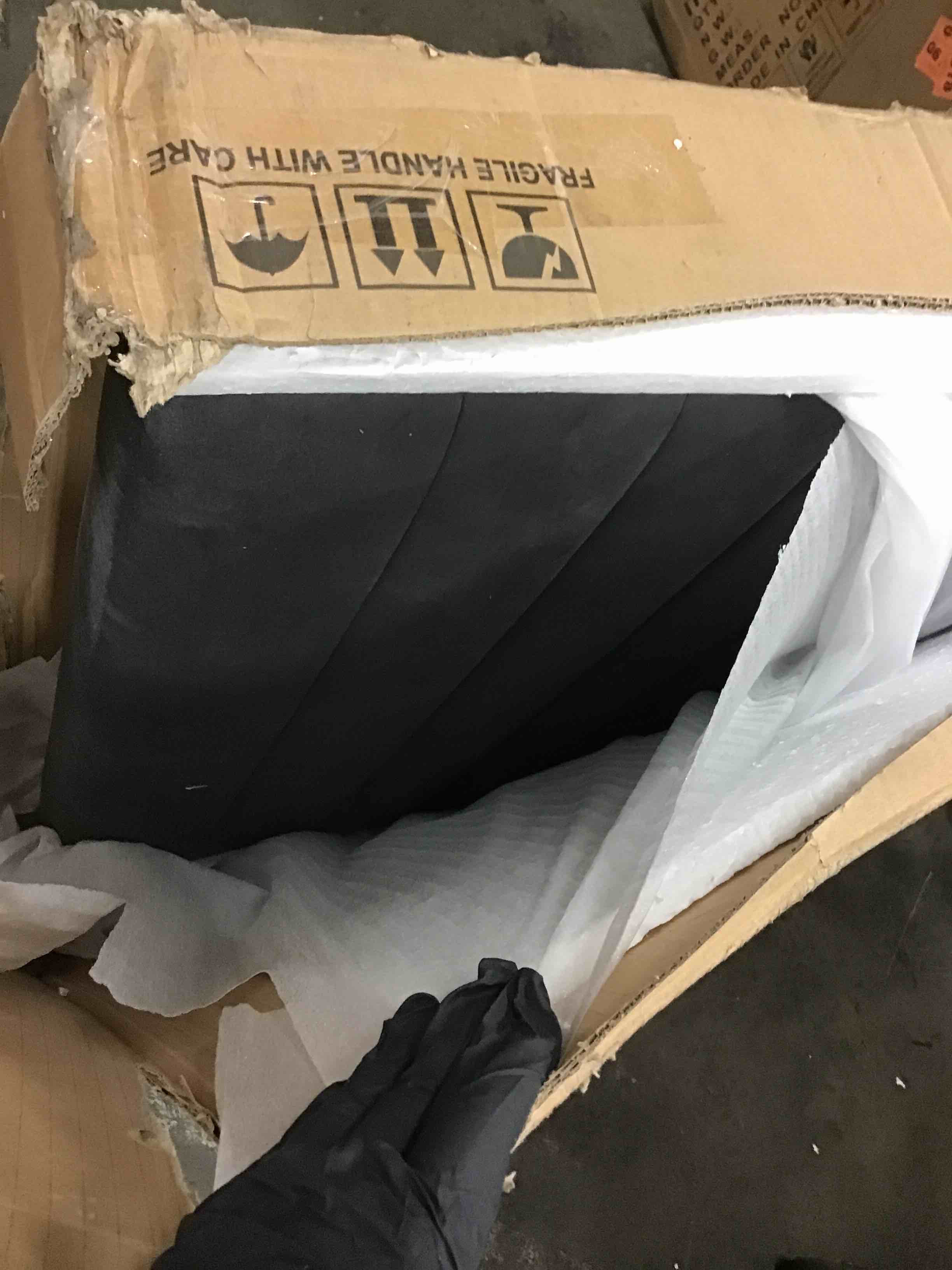 https://s3.amazonaws.com/lotting-images-prod/bidfta/YEL5028255_1693229820503.jpeg