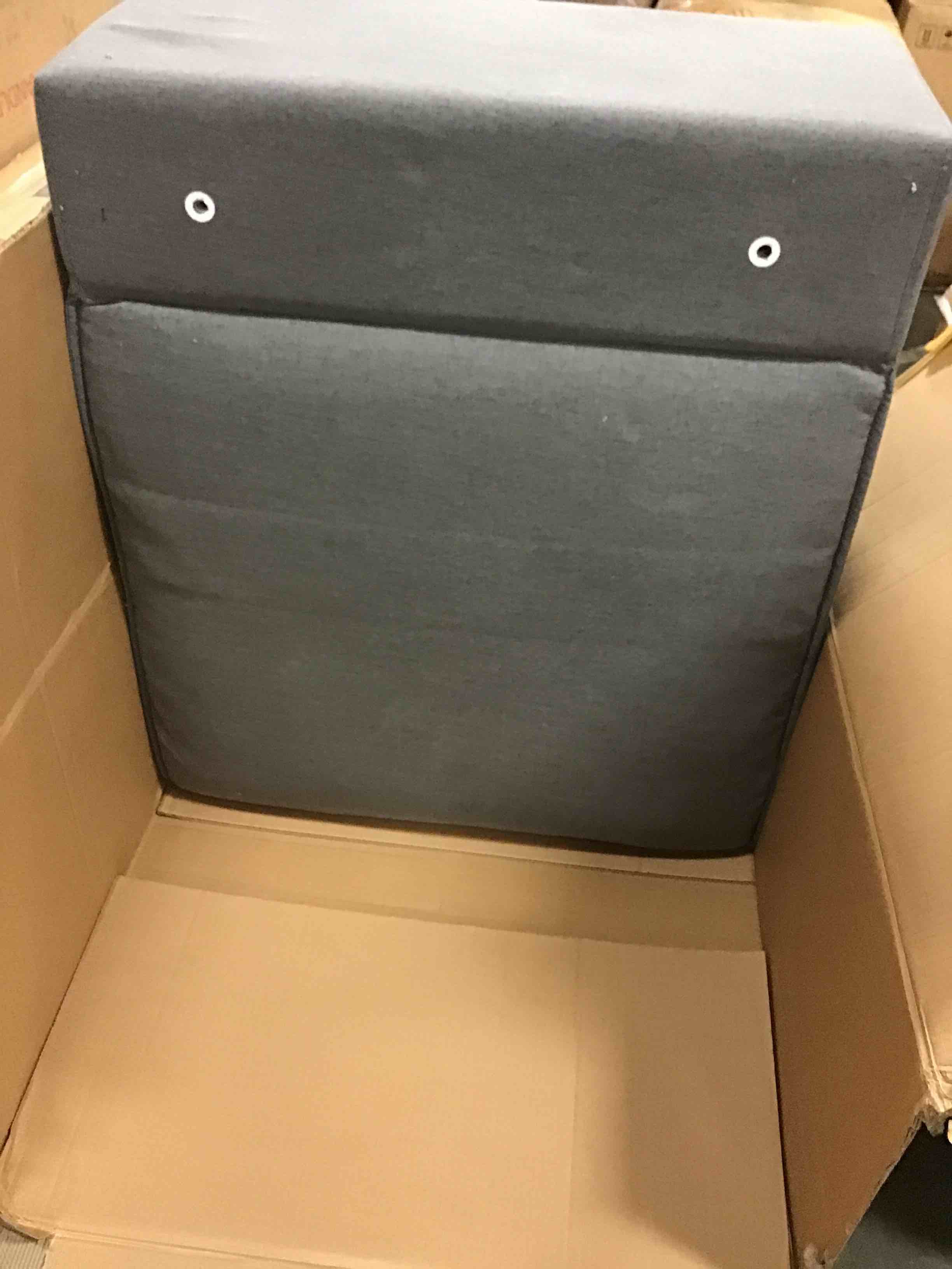 https://s3.amazonaws.com/lotting-images-prod/bidfta/YEL5028262_1693243470924.jpeg