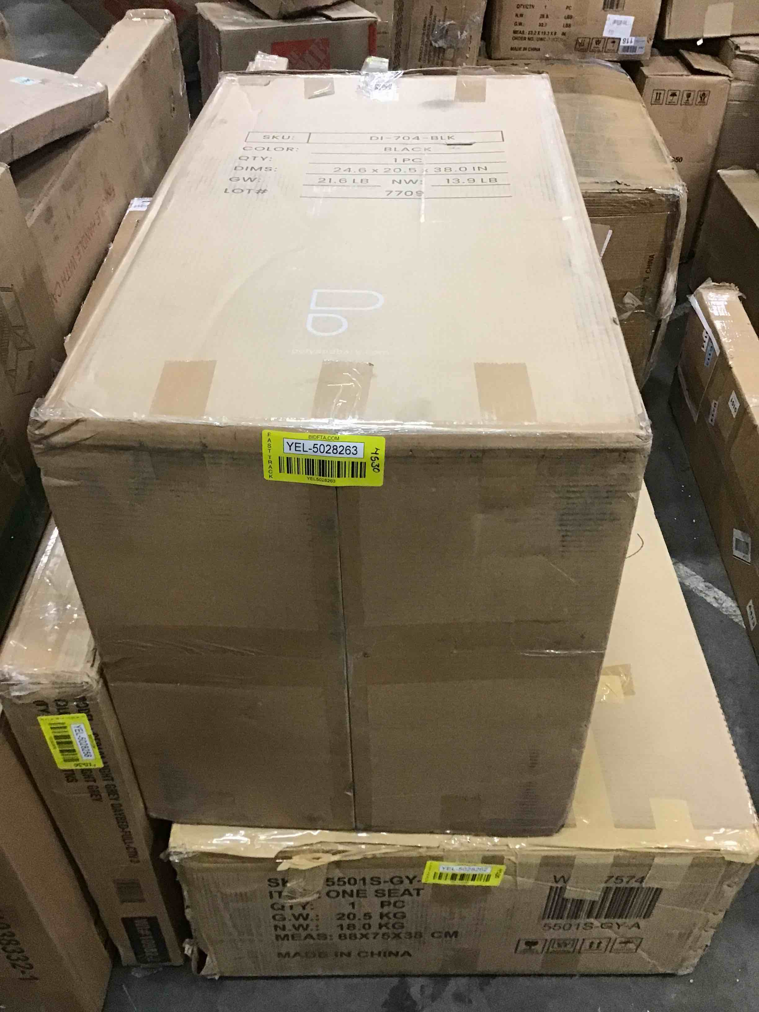 https://s3.amazonaws.com/lotting-images-prod/bidfta/YEL5028263_1693244204524.jpeg