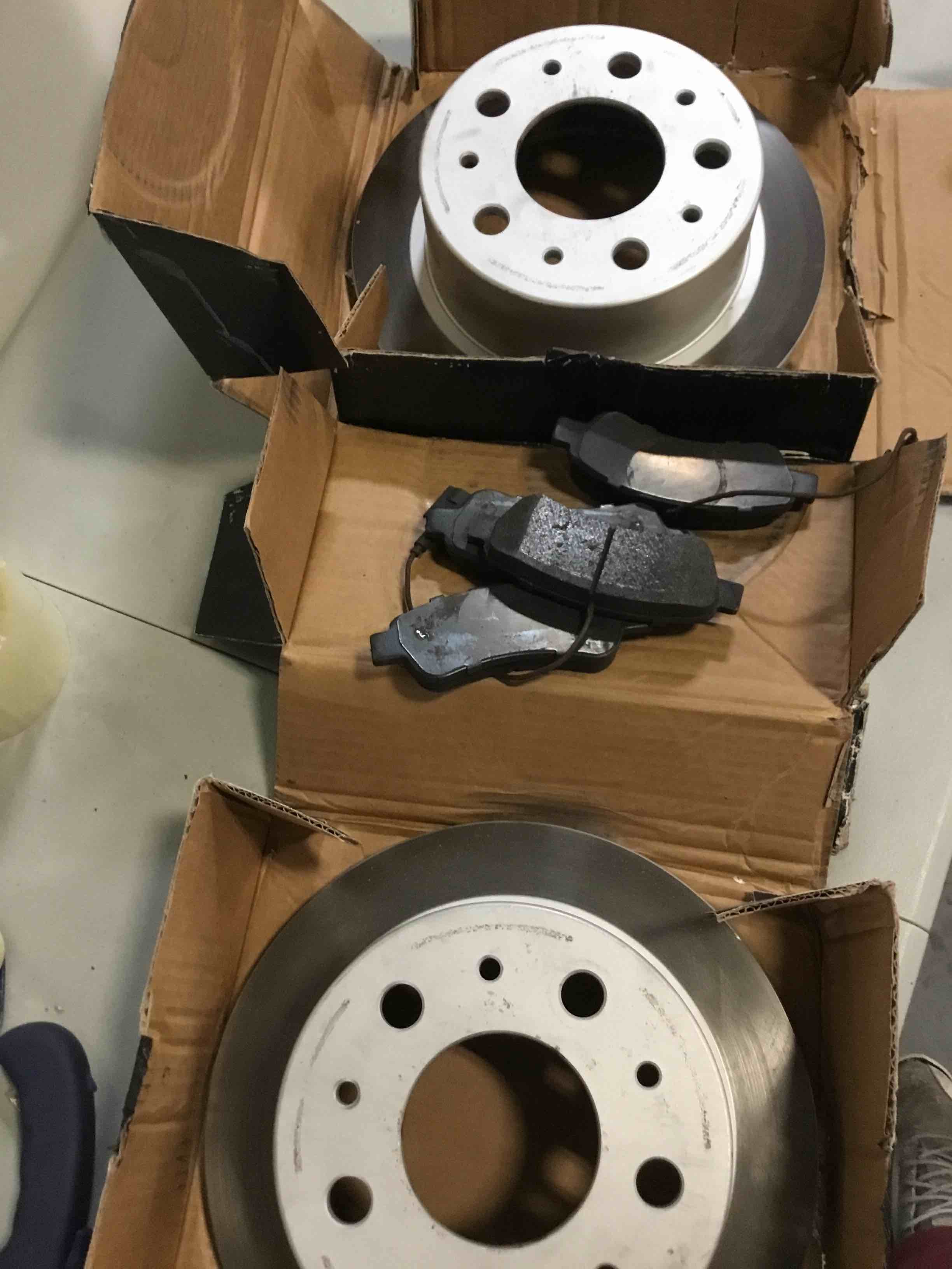 https://s3.amazonaws.com/lotting-images-prod/bidfta/YEL5030822_1687271289189.jpeg