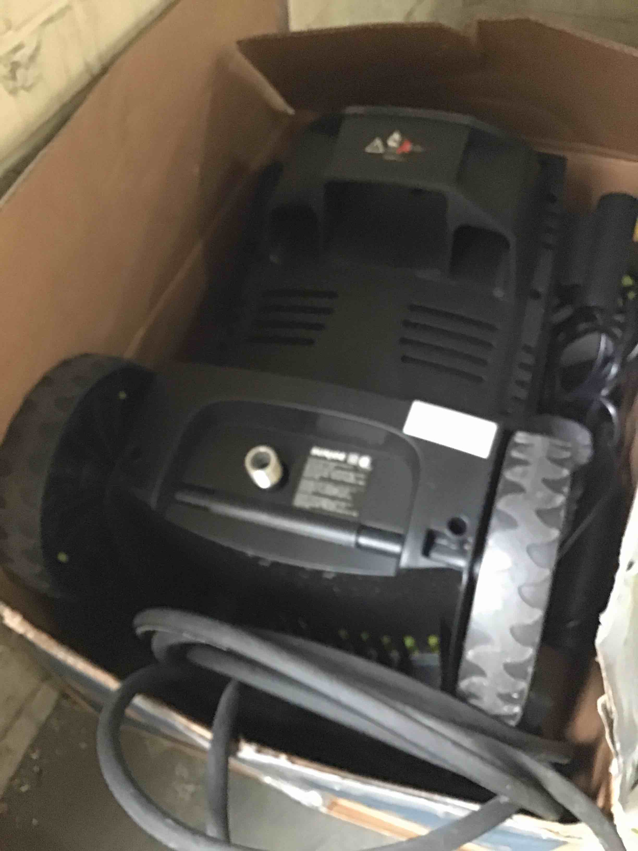 https://s3.amazonaws.com/lotting-images-prod/bidfta/YEL5033227_1687984774506.jpeg