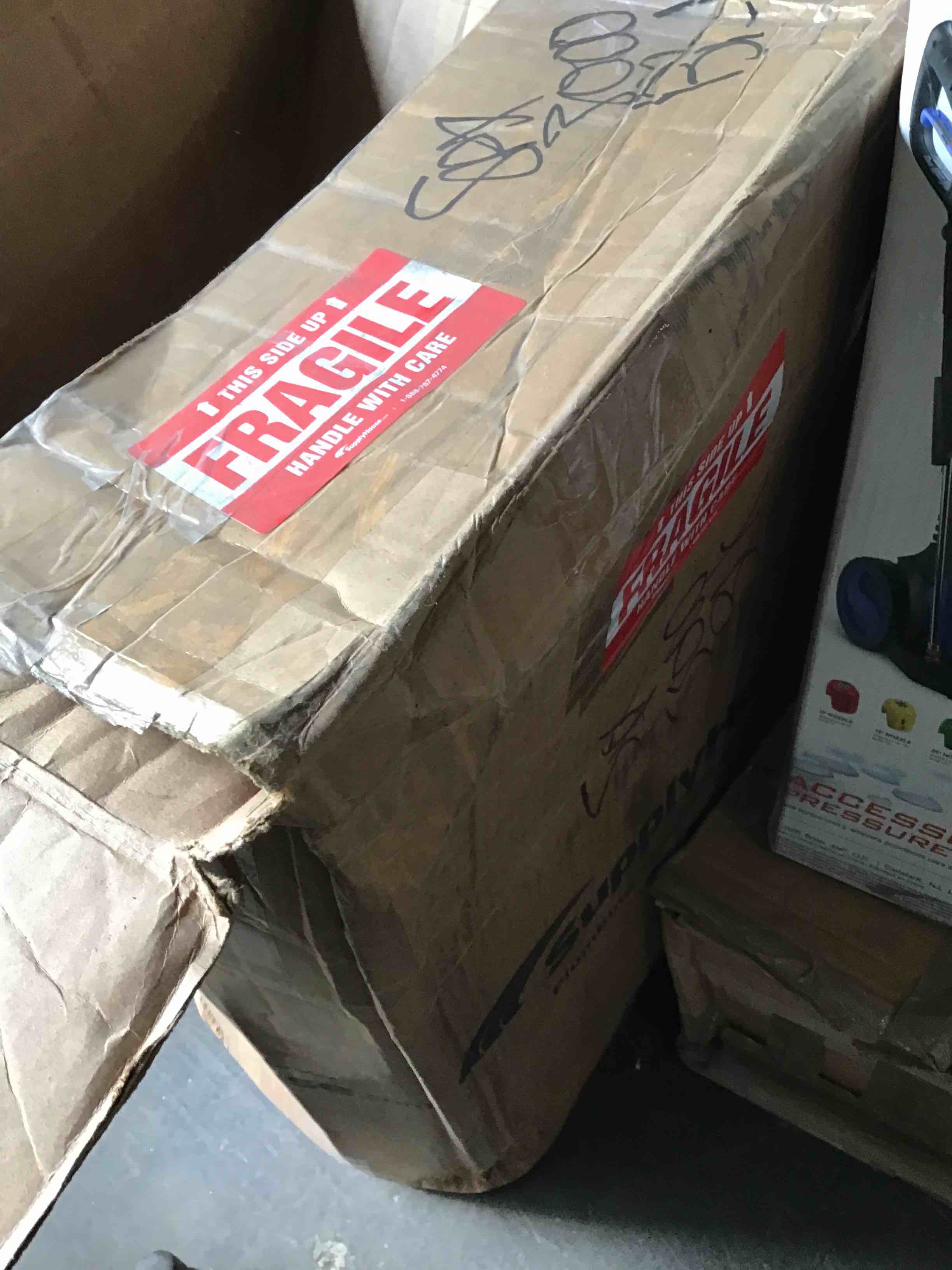 https://s3.amazonaws.com/lotting-images-prod/bidfta/YEL5033229_1687984965897.jpeg