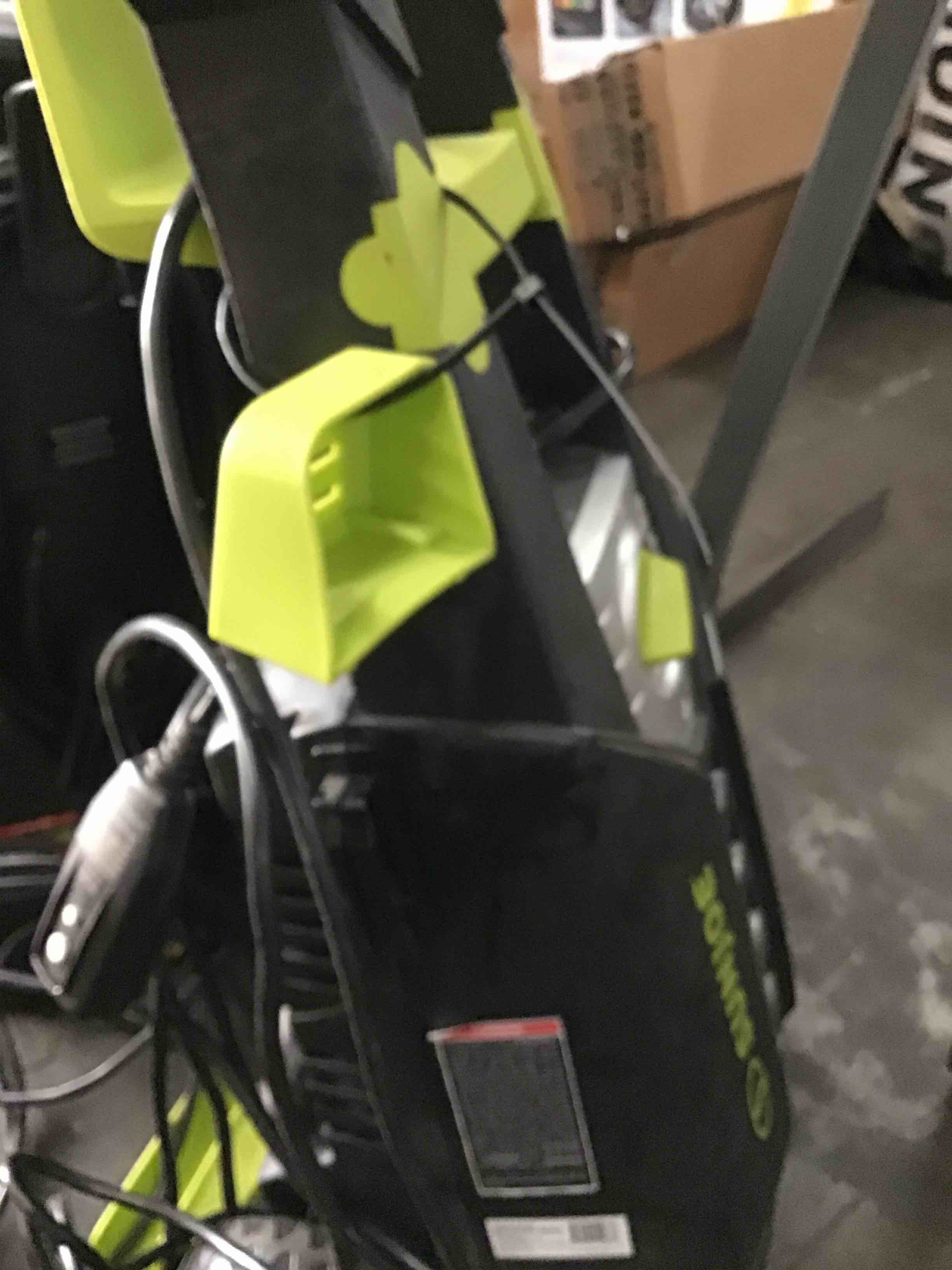 https://s3.amazonaws.com/lotting-images-prod/bidfta/YEL5033244_1687986941027.jpeg