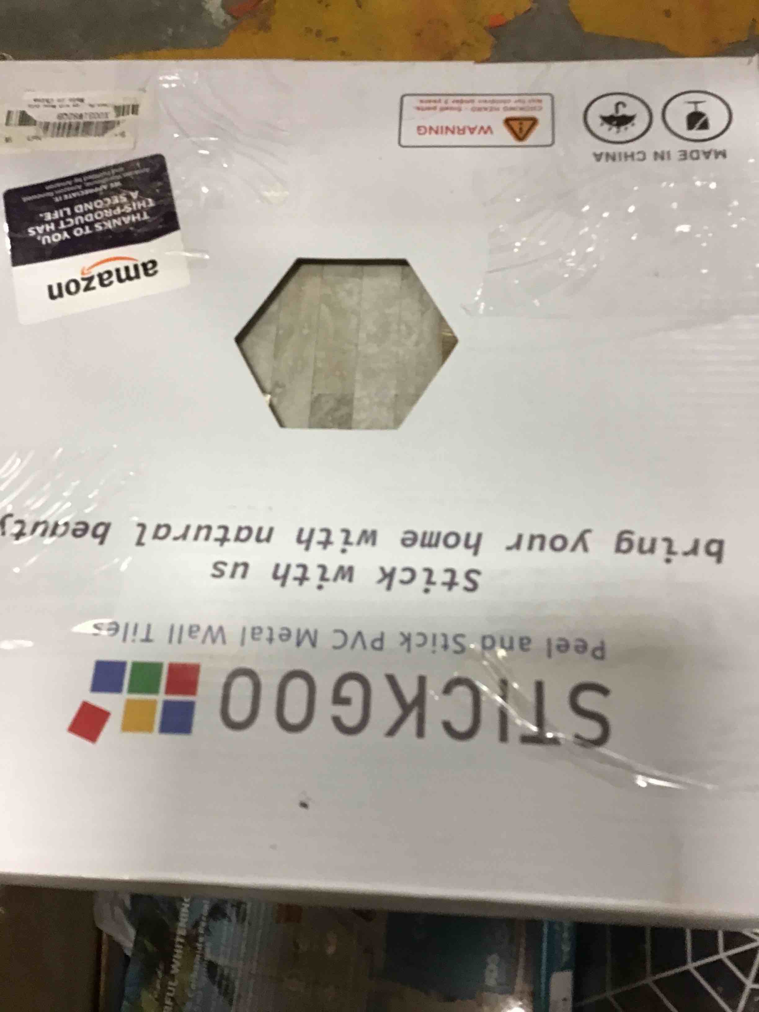 https://s3.amazonaws.com/lotting-images-prod/bidfta/YEL5035801_1690987166015.jpeg