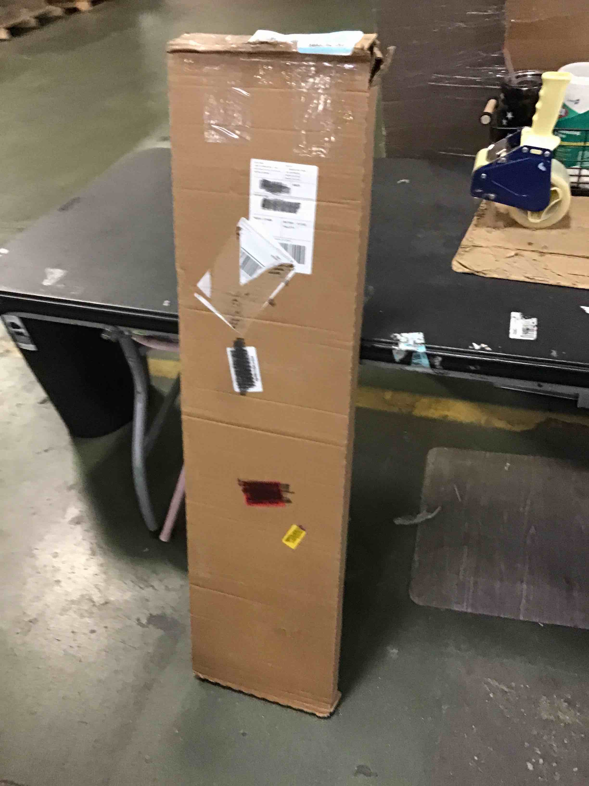 https://s3.amazonaws.com/lotting-images-prod/bidfta/YEL5055257_1687434230107.jpeg