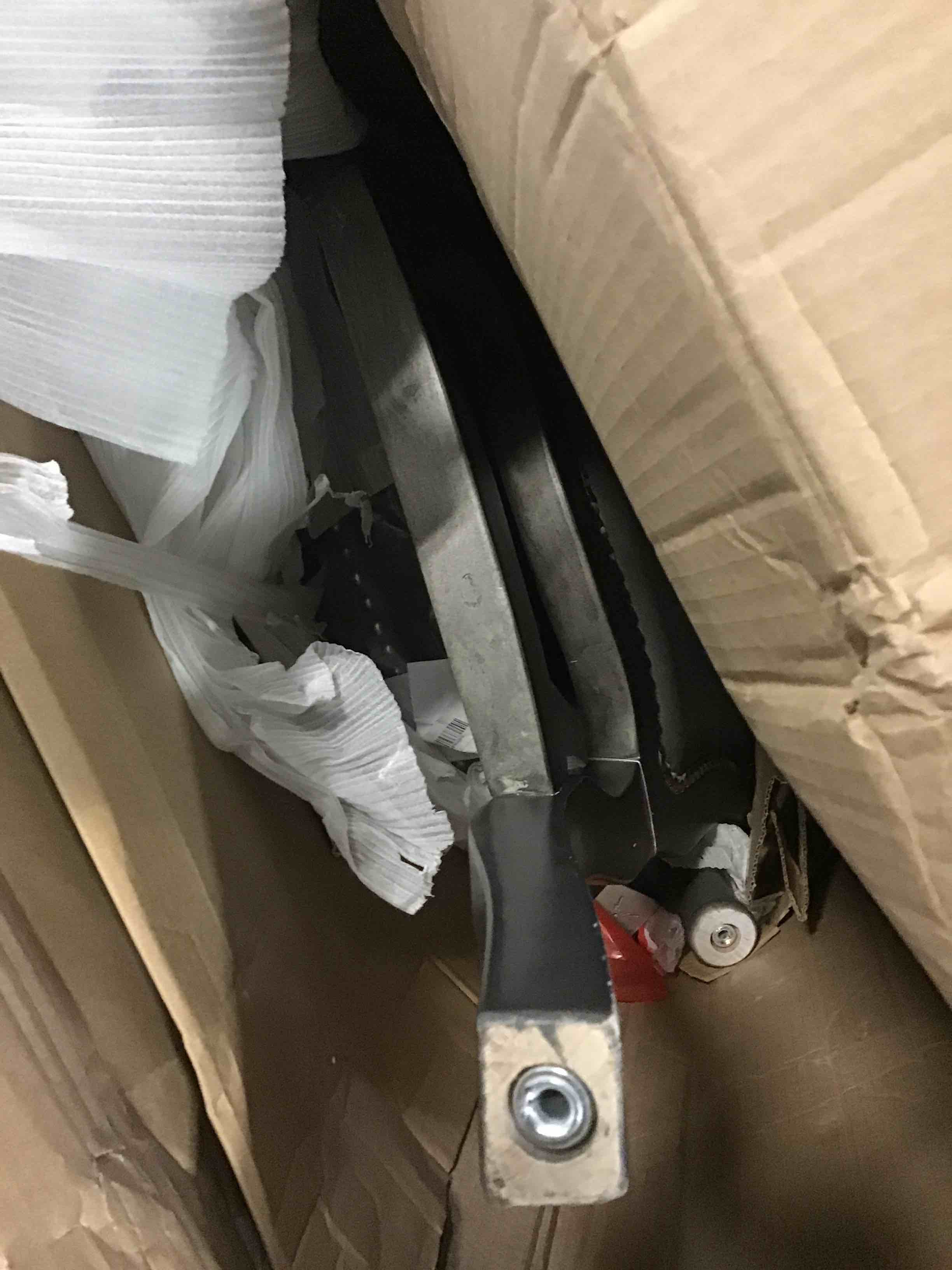 https://s3.amazonaws.com/lotting-images-prod/bidfta/YEL5058557_1685968629409.jpeg