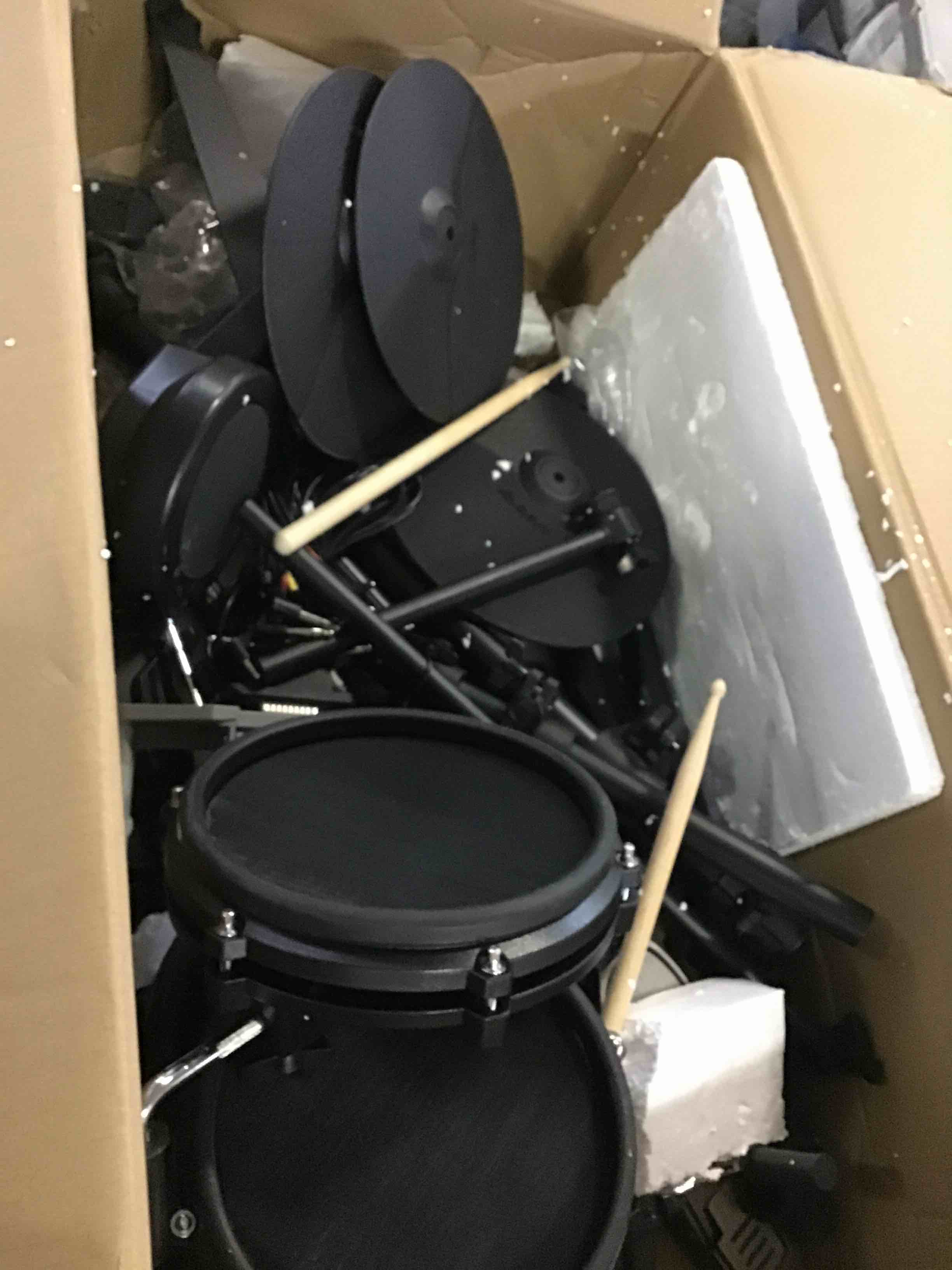 https://s3.amazonaws.com/lotting-images-prod/bidfta/YEL5059098_1686240186031.jpeg