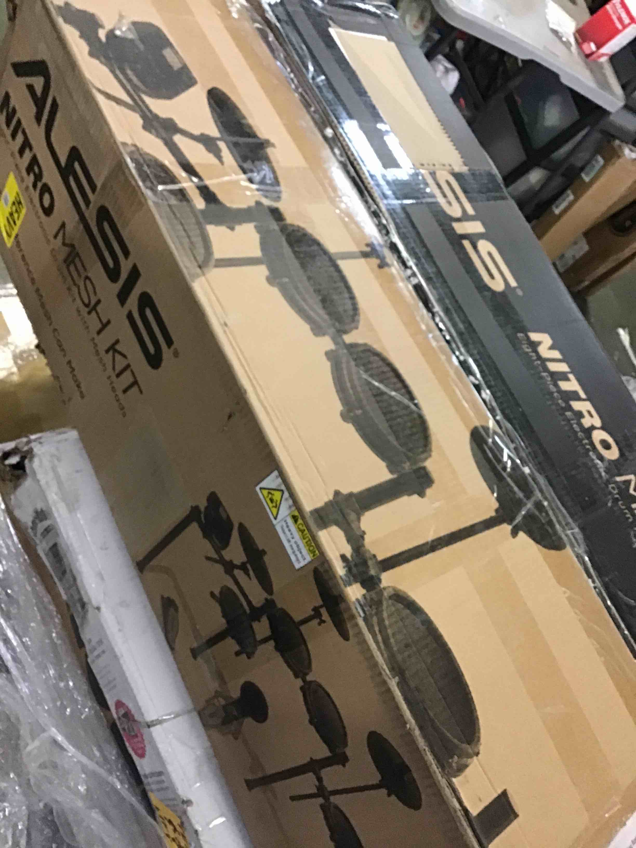 https://s3.amazonaws.com/lotting-images-prod/bidfta/YEL5059098_1686240199848.jpeg