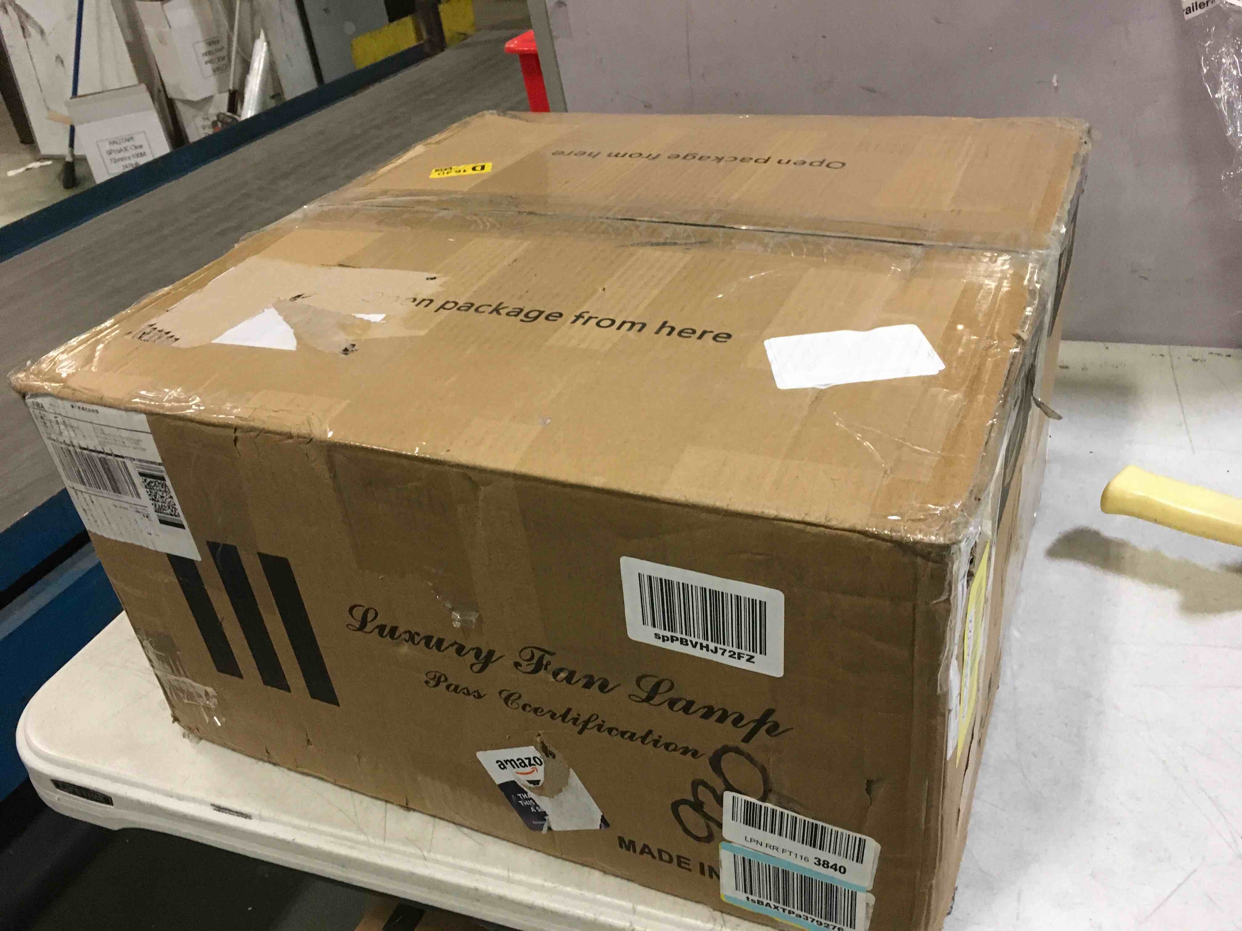 https://s3.amazonaws.com/lotting-images-prod/bidfta/YEL5084522_1702908461894.jpeg