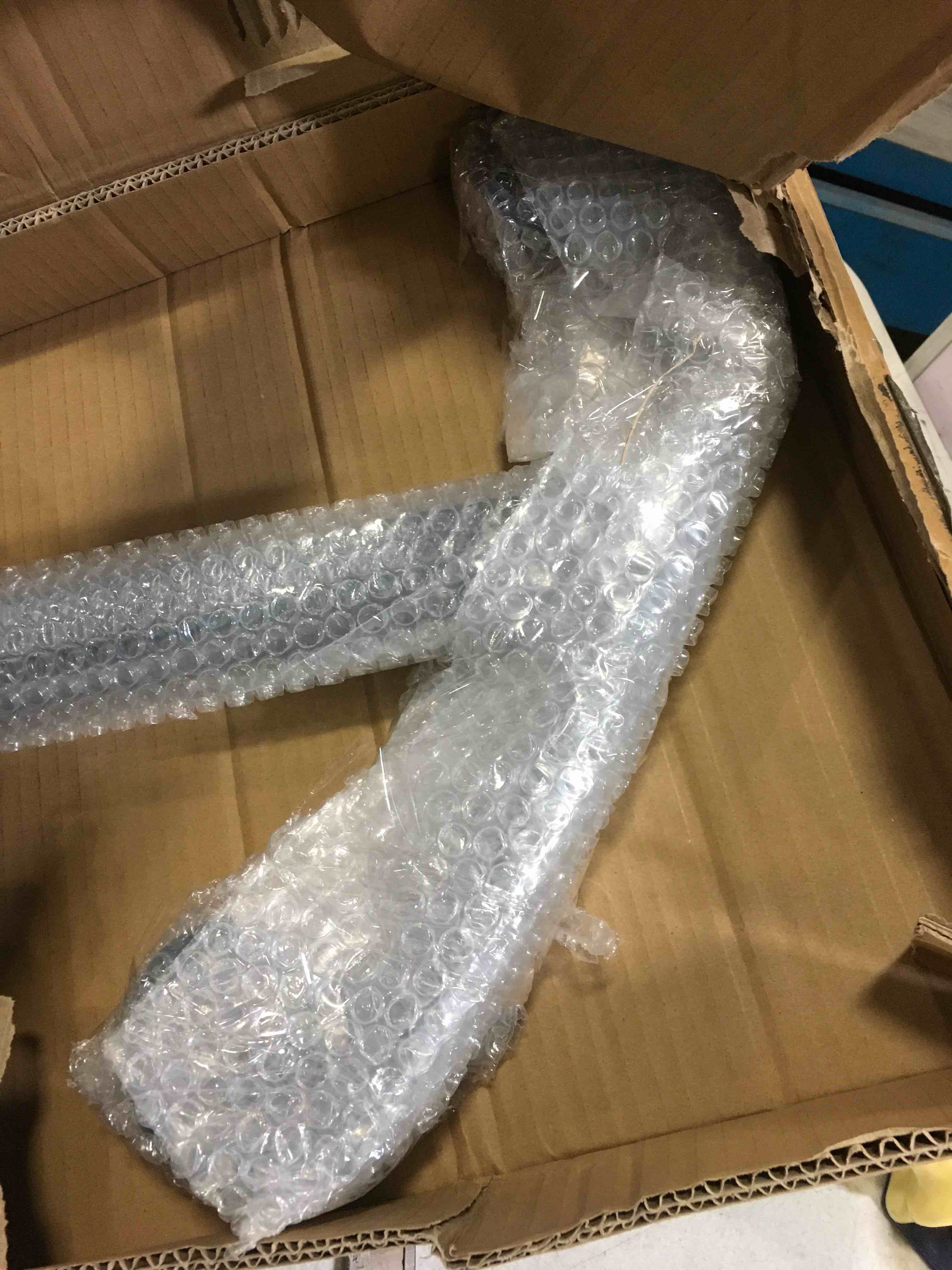https://s3.amazonaws.com/lotting-images-prod/bidfta/YEL5084622_1702924329713.jpeg