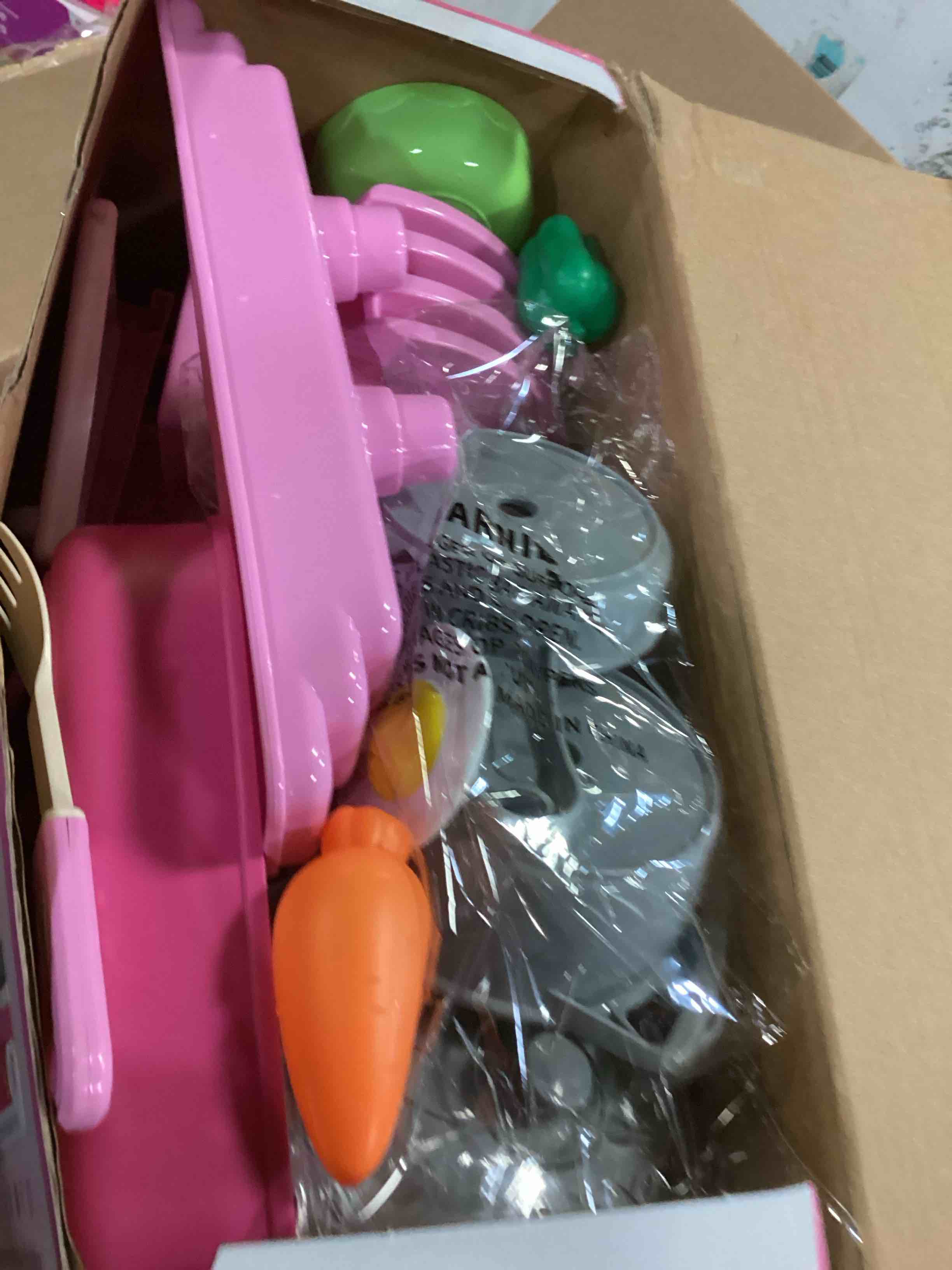 https://s3.amazonaws.com/lotting-images-prod/bidfta/YEL5085105_1703160438612.jpeg