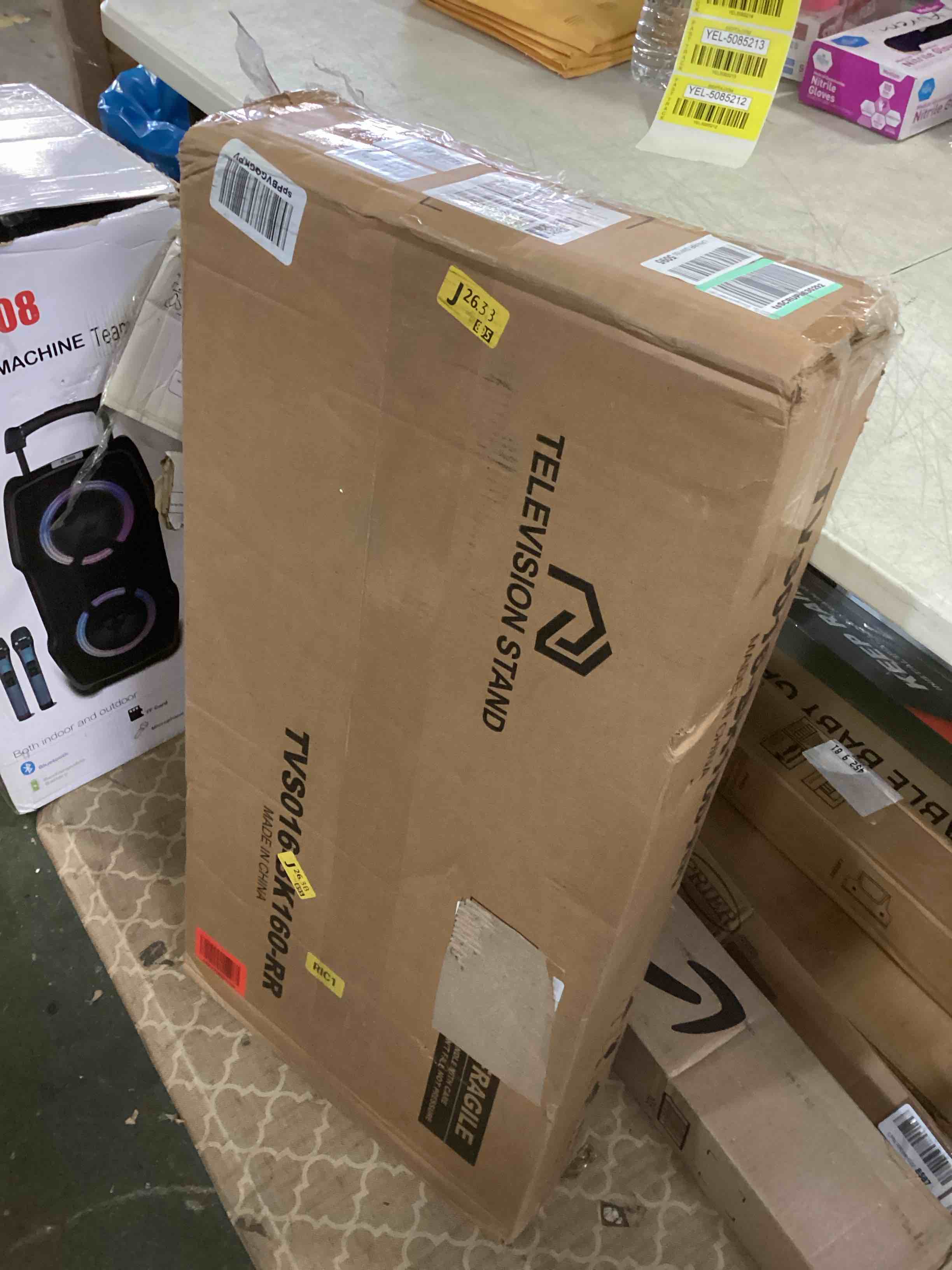 https://s3.amazonaws.com/lotting-images-prod/bidfta/YEL5085212_1703174693570.jpeg