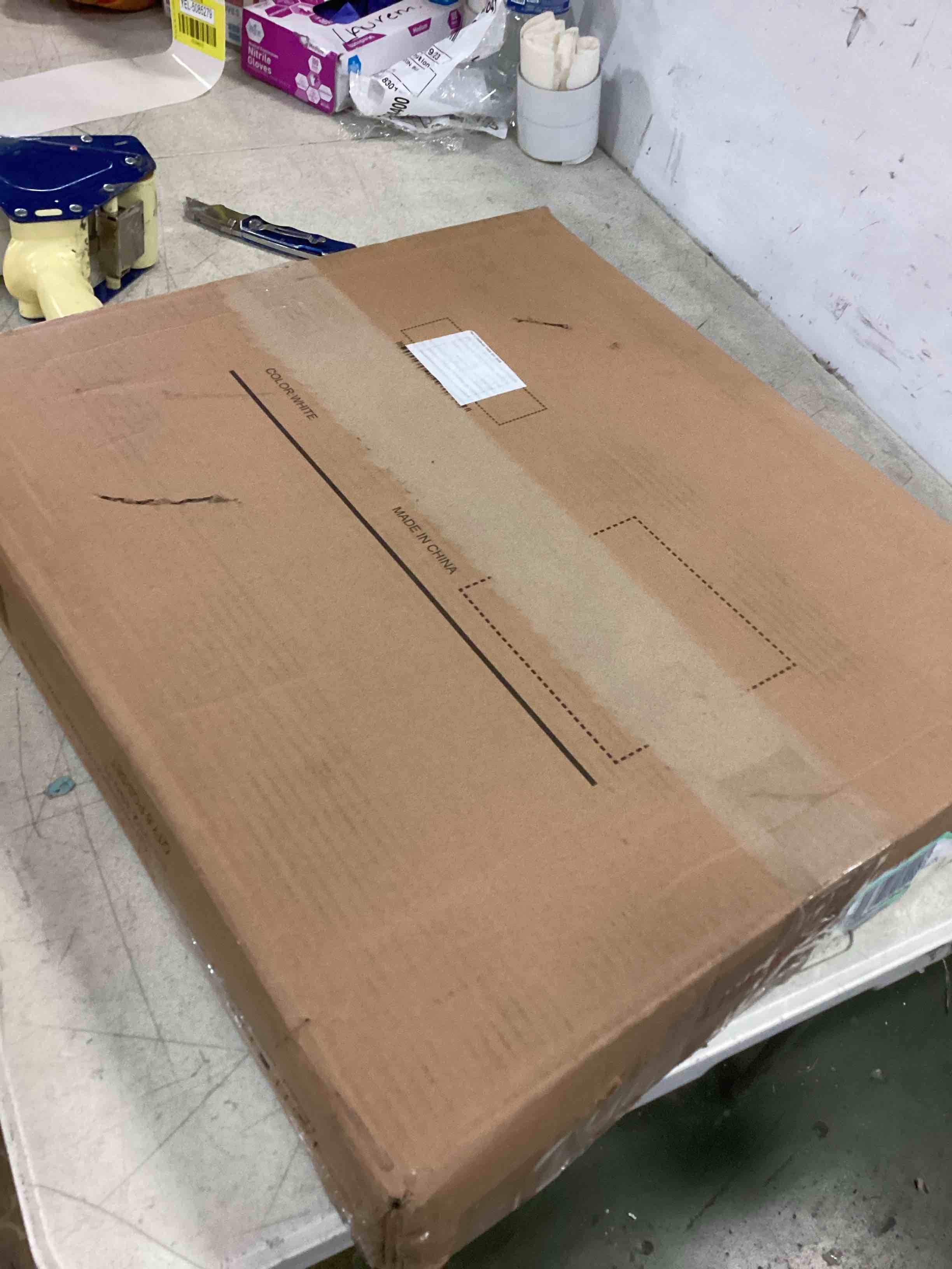 https://s3.amazonaws.com/lotting-images-prod/bidfta/YEL5085279_1703186825314.jpeg