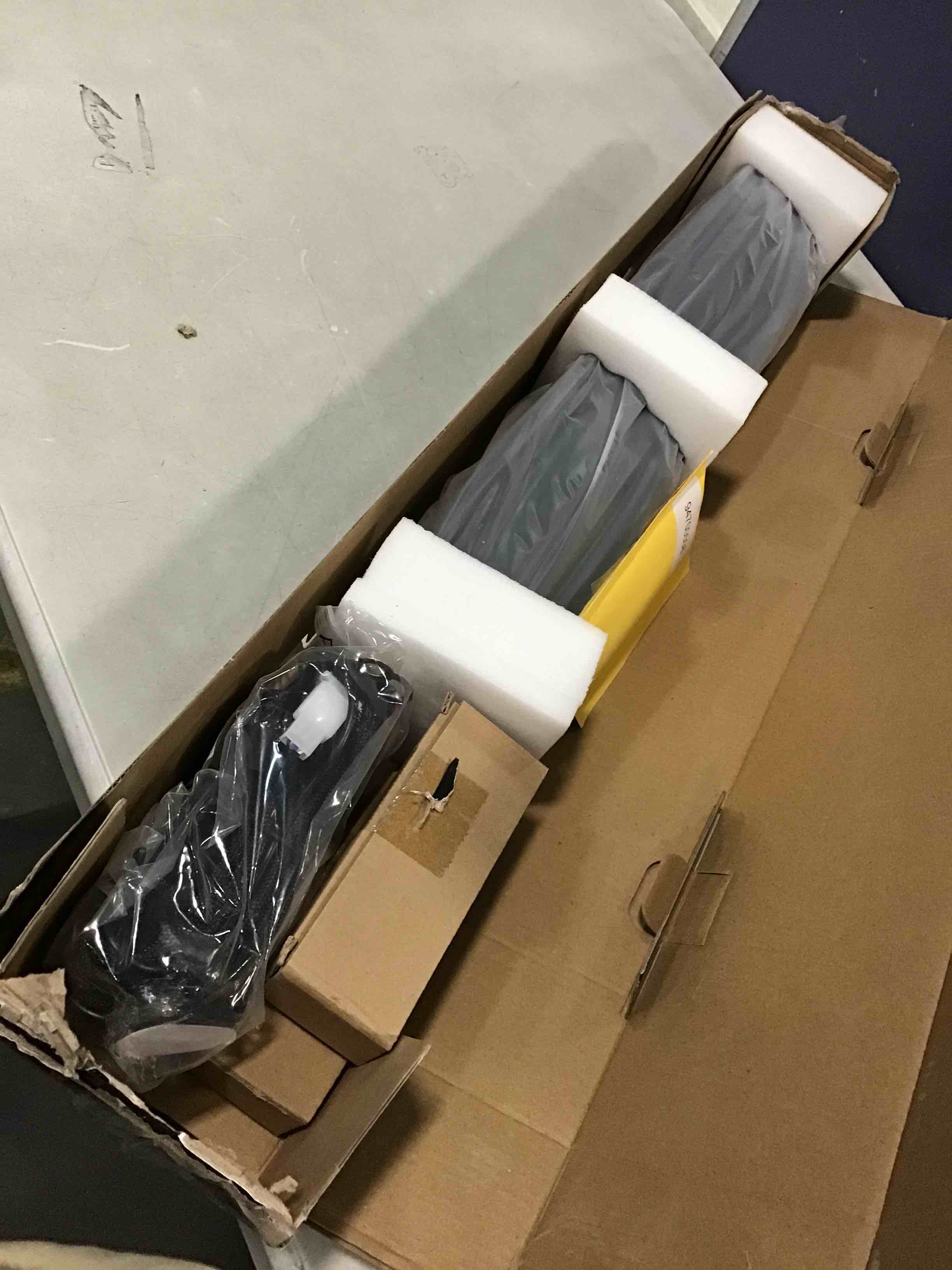 https://s3.amazonaws.com/lotting-images-prod/bidfta/YEL5085320_1703246859941.jpeg