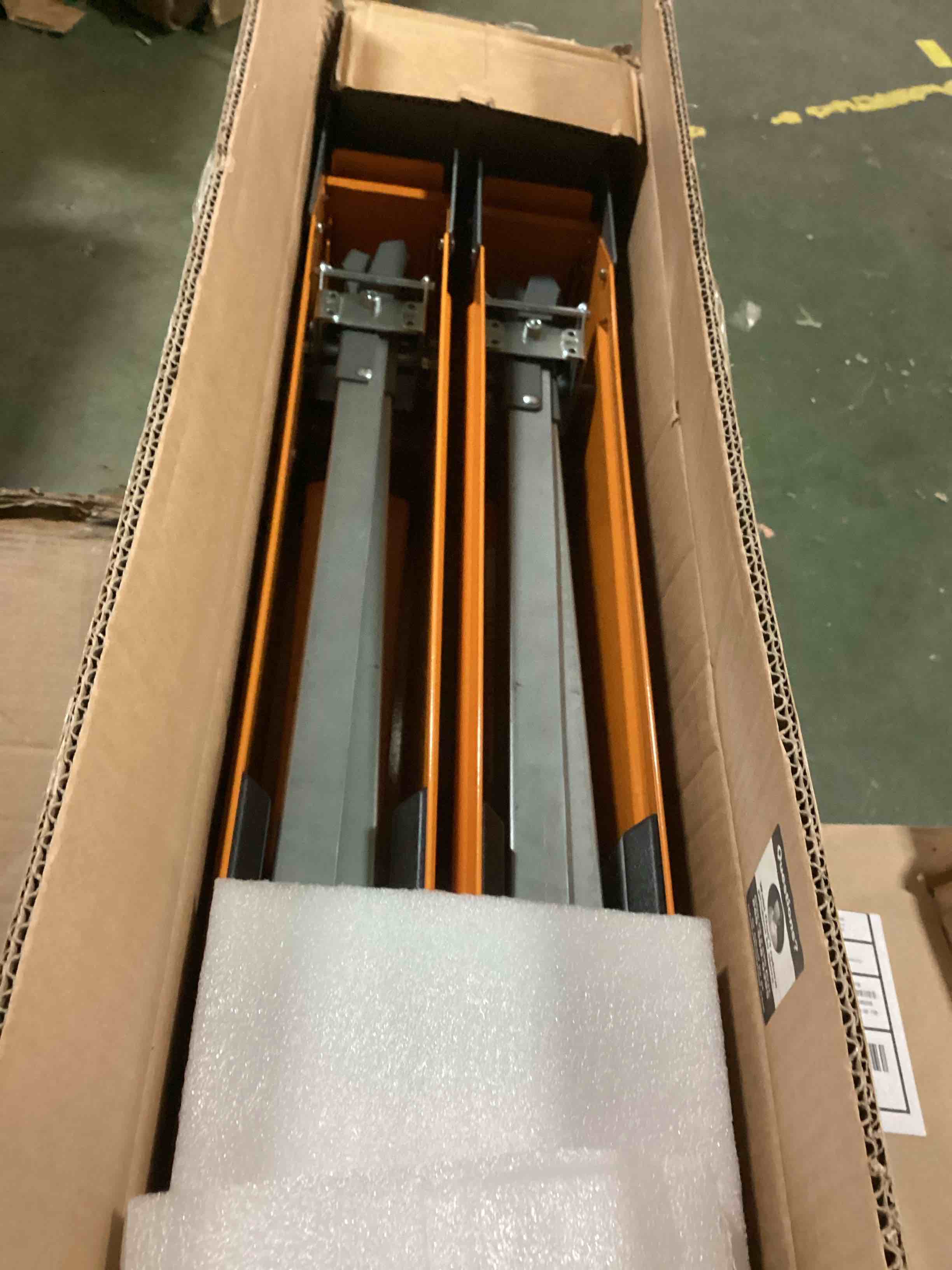 https://s3.amazonaws.com/lotting-images-prod/bidfta/YEL5088531_1702928485975.jpeg