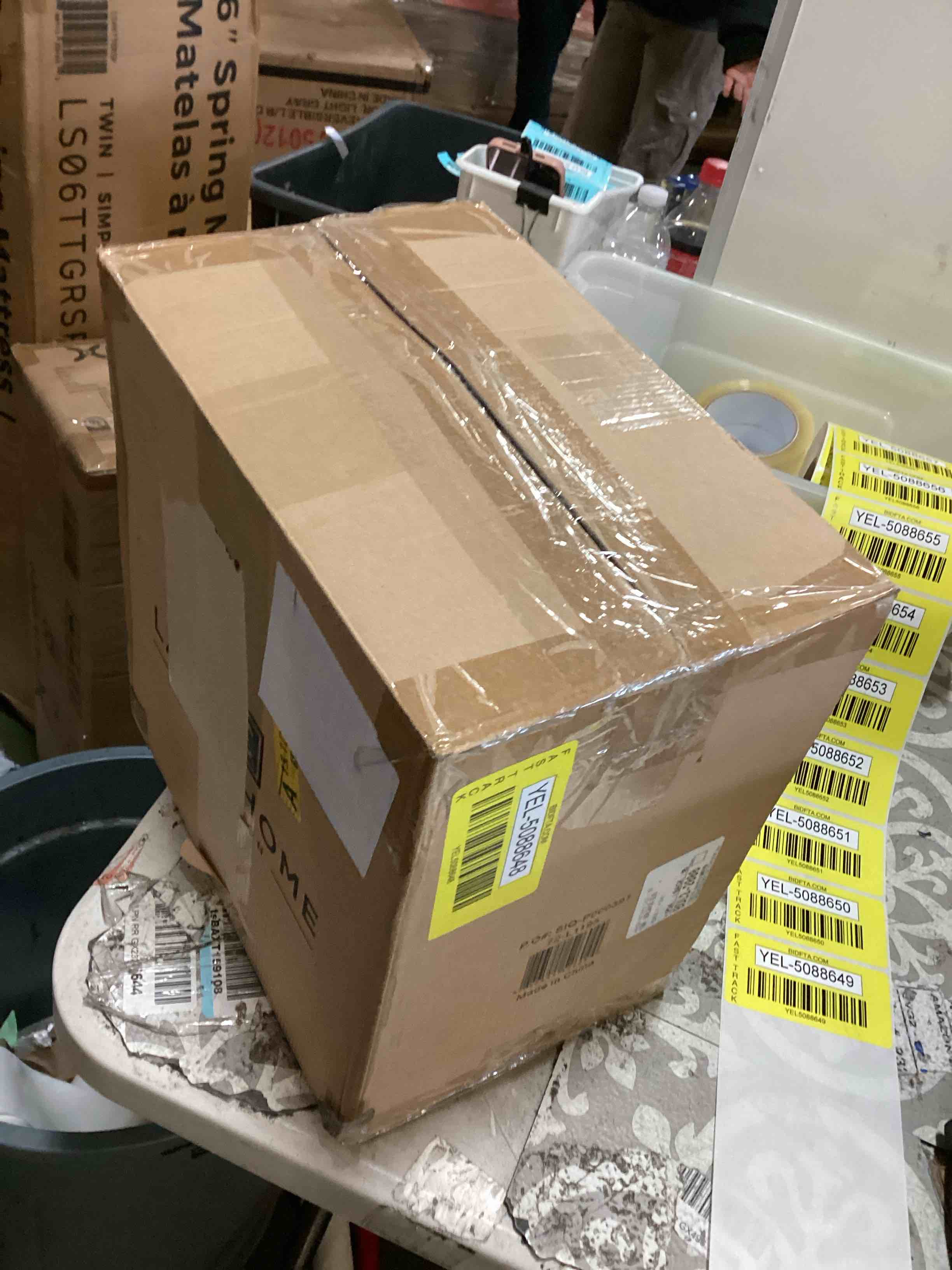 https://s3.amazonaws.com/lotting-images-prod/bidfta/YEL5088648_1702999307612.jpeg