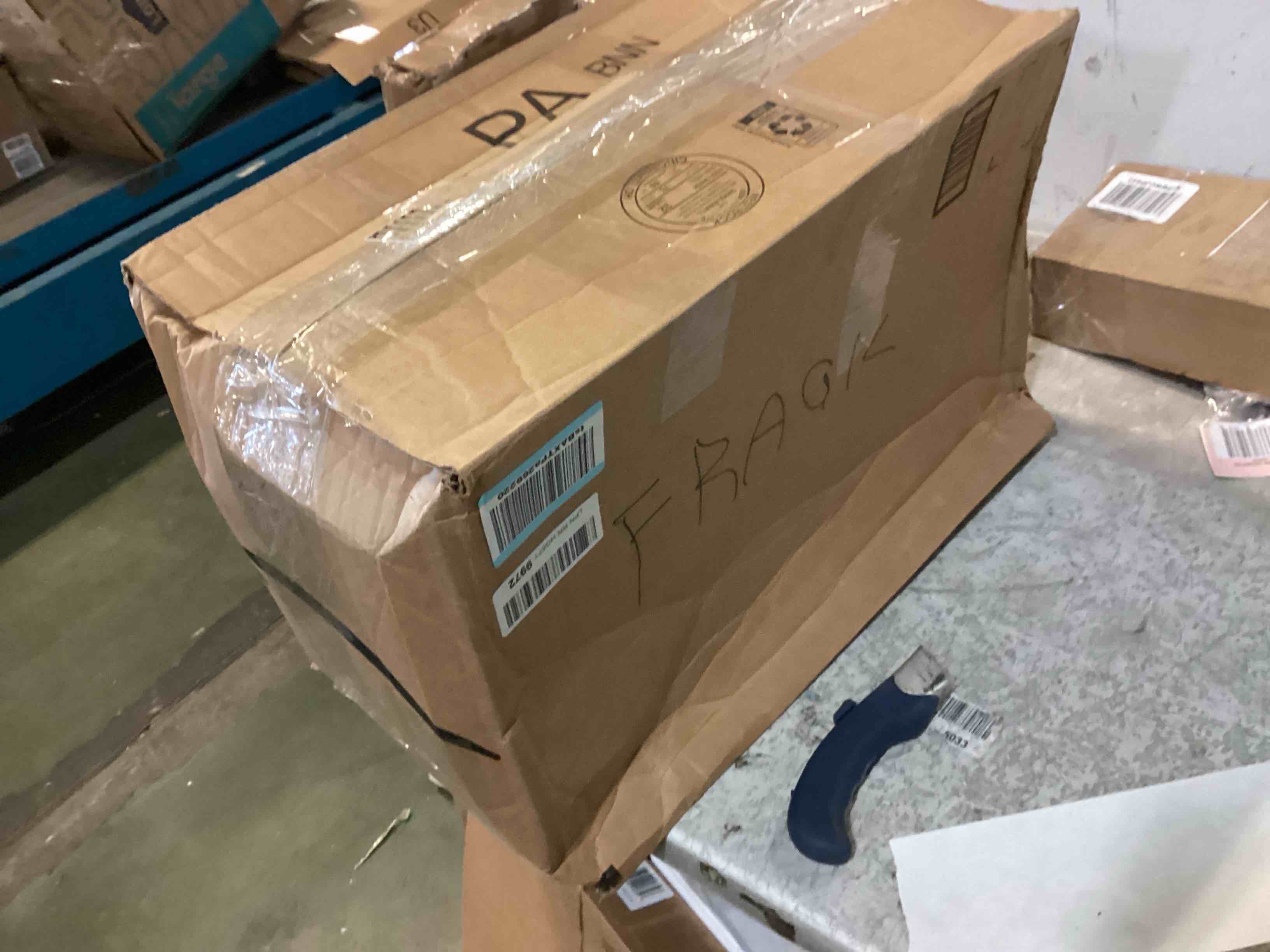 https://s3.amazonaws.com/lotting-images-prod/bidfta/YEL5089004_1703104464192.jpeg
