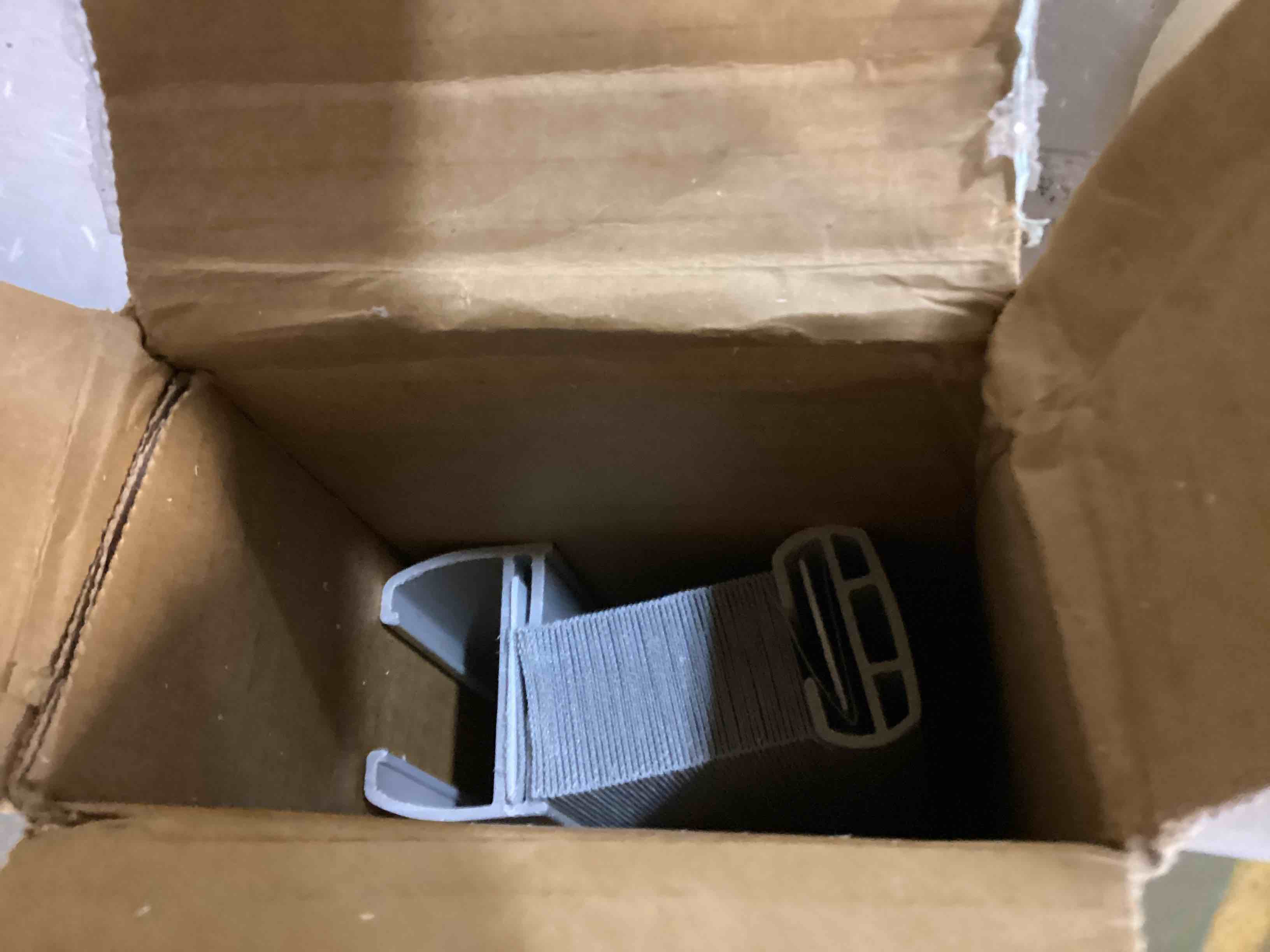 https://s3.amazonaws.com/lotting-images-prod/bidfta/YEL5089187_1703182832747.jpeg