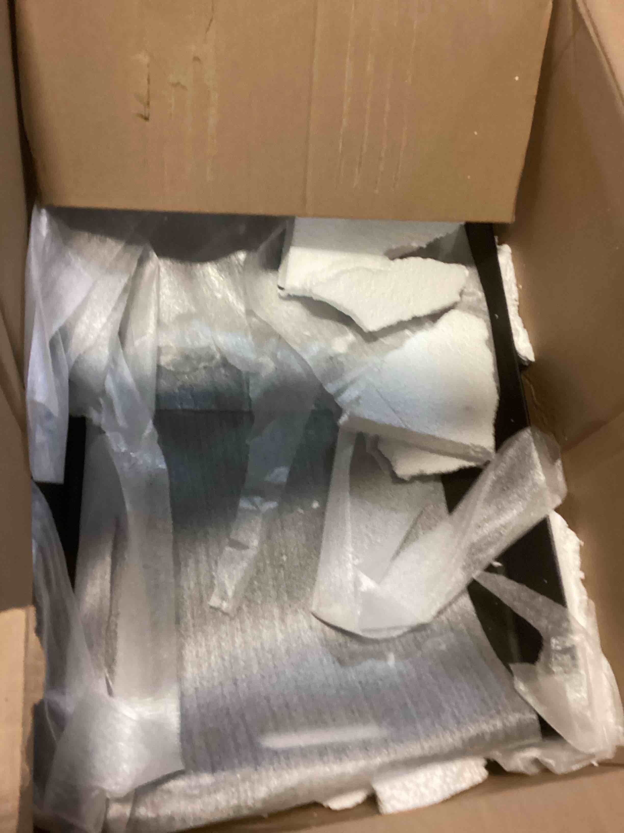 https://s3.amazonaws.com/lotting-images-prod/bidfta/YEL5090060_1702738245274.jpeg