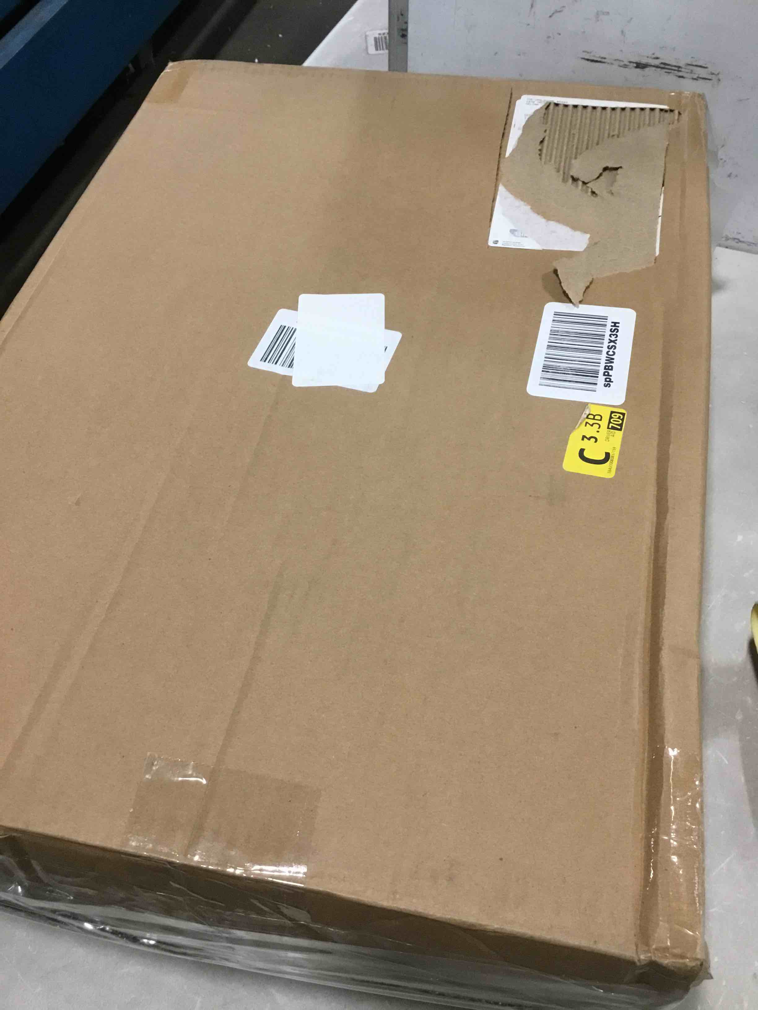 https://s3.amazonaws.com/lotting-images-prod/bidfta/YEL5090992_1703342702044.jpeg
