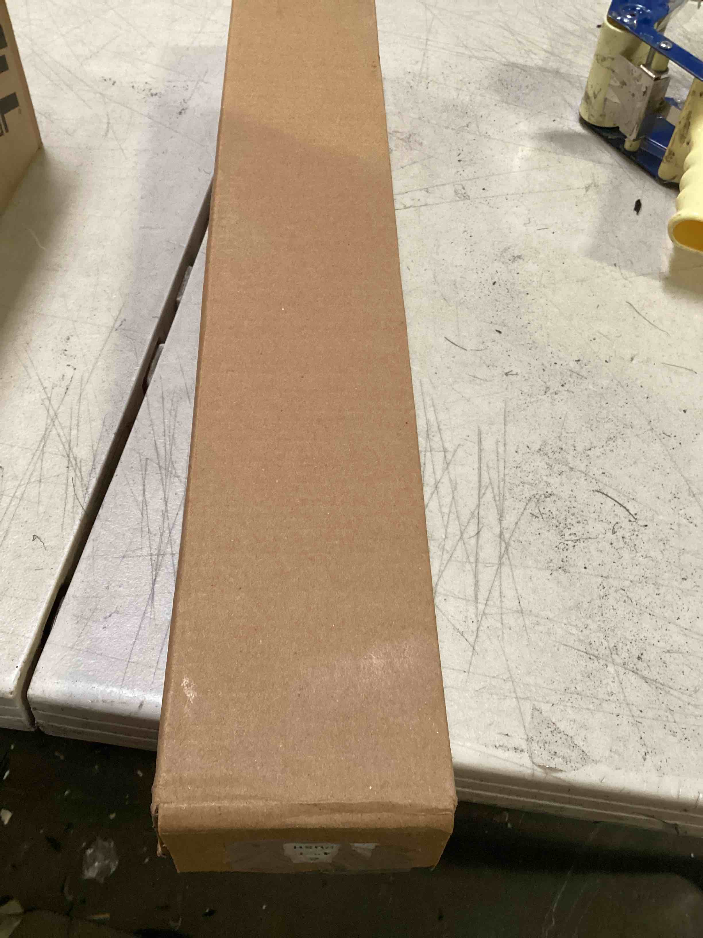 https://s3.amazonaws.com/lotting-images-prod/bidfta/YEL5091761_1703101107435.jpeg