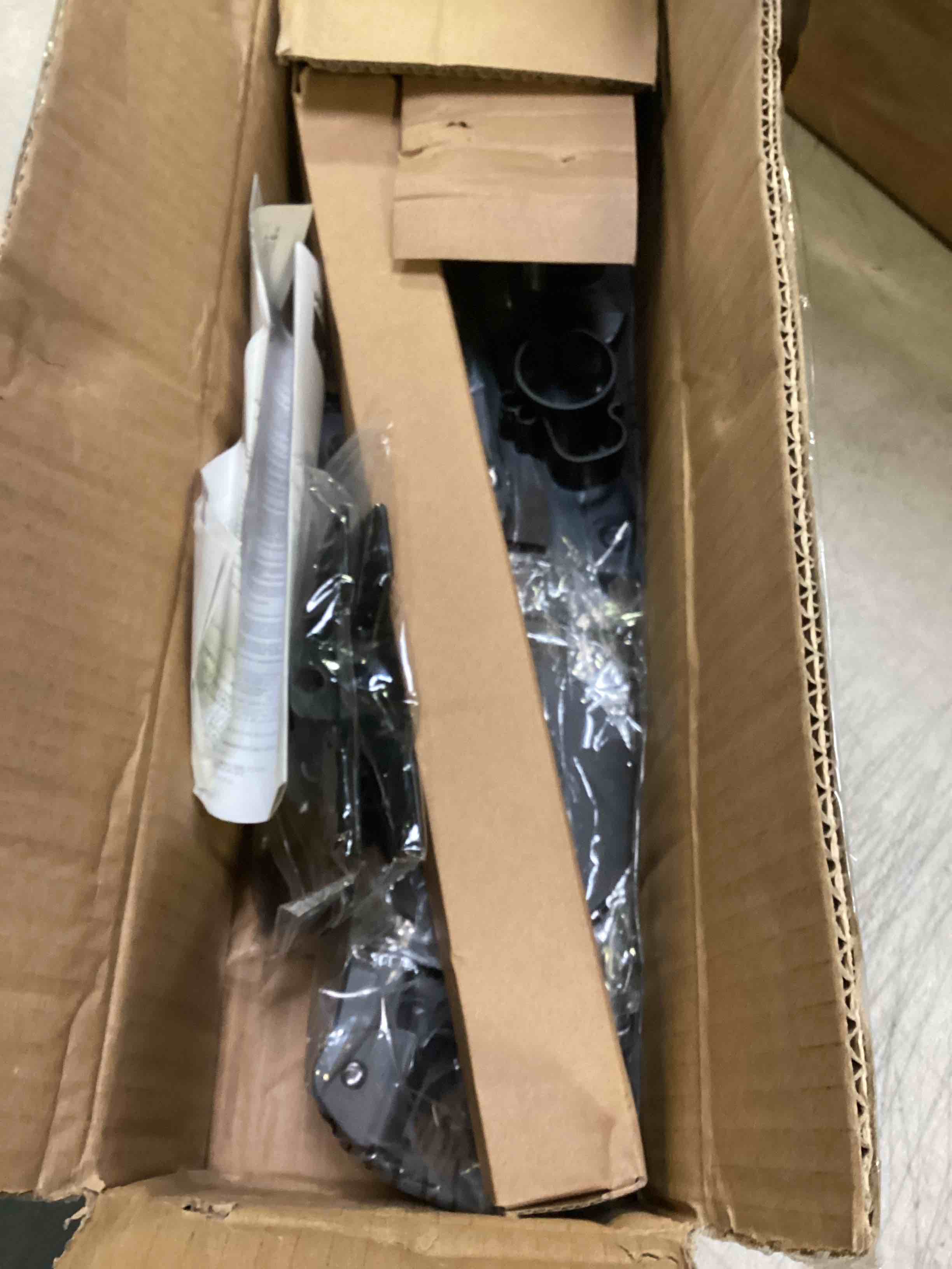https://s3.amazonaws.com/lotting-images-prod/bidfta/YEL5091772_1703103554137.jpeg