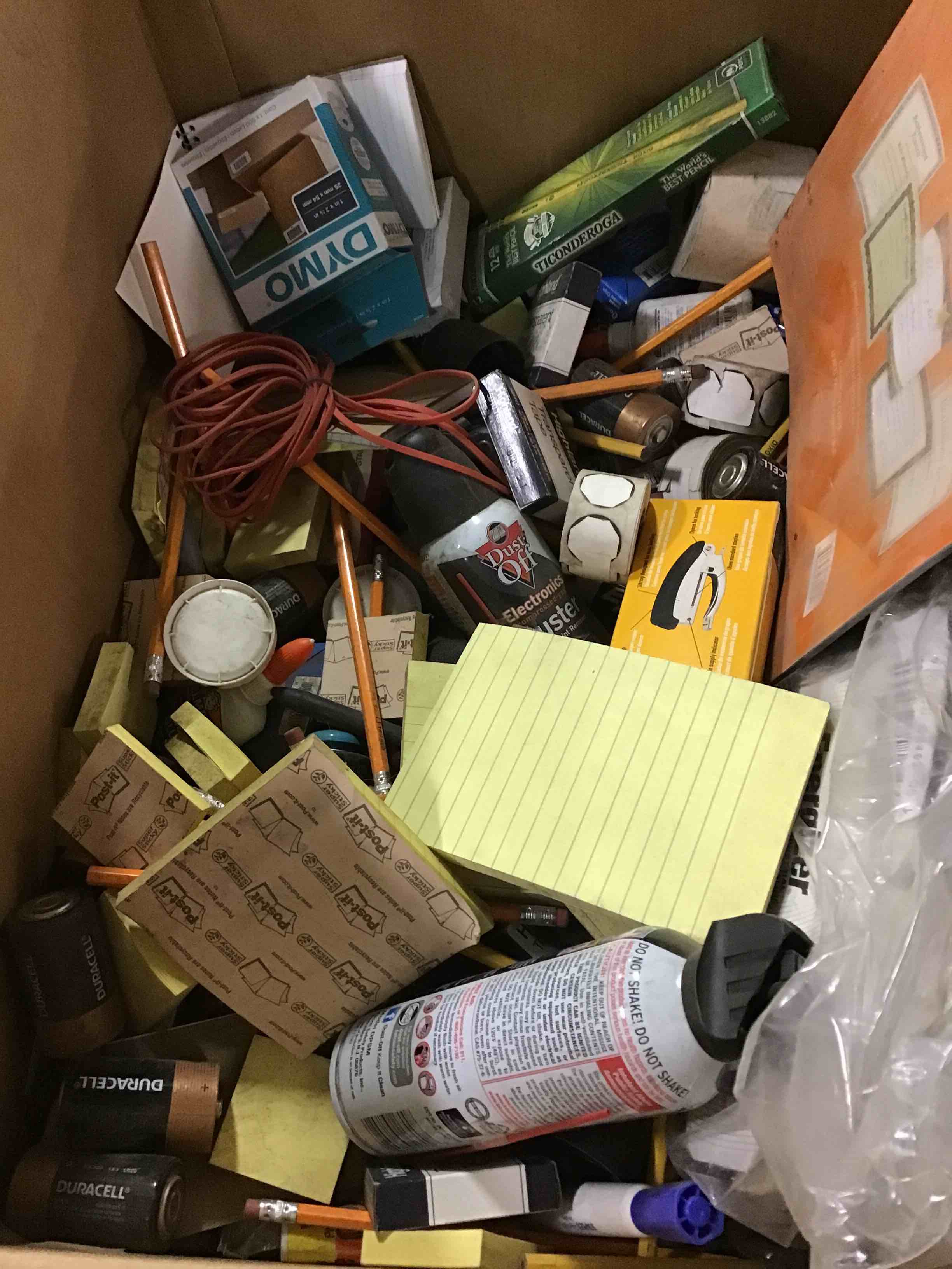 https://s3.amazonaws.com/lotting-images-prod/bidfta/YEL5091908_1703249933044.jpeg