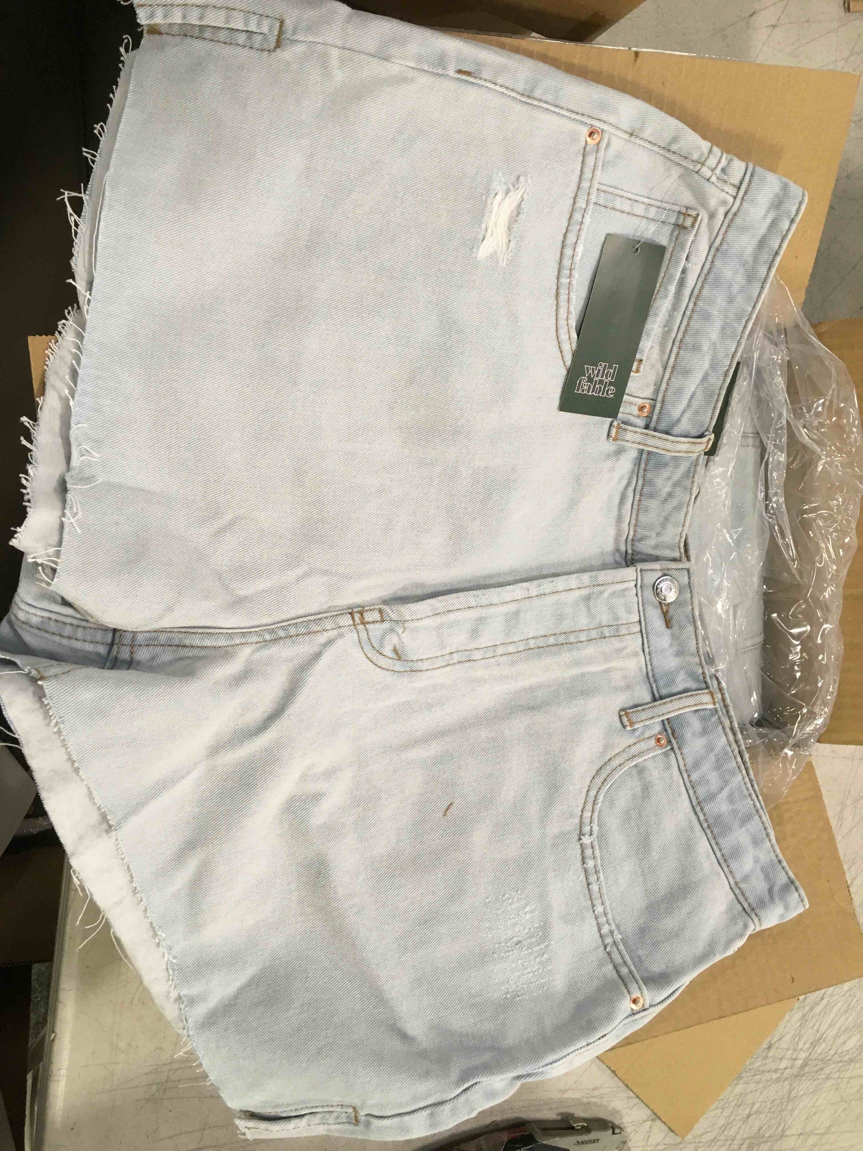 https://s3.amazonaws.com/lotting-images-prod/bidfta/YEL5092102_1703348932628.jpeg