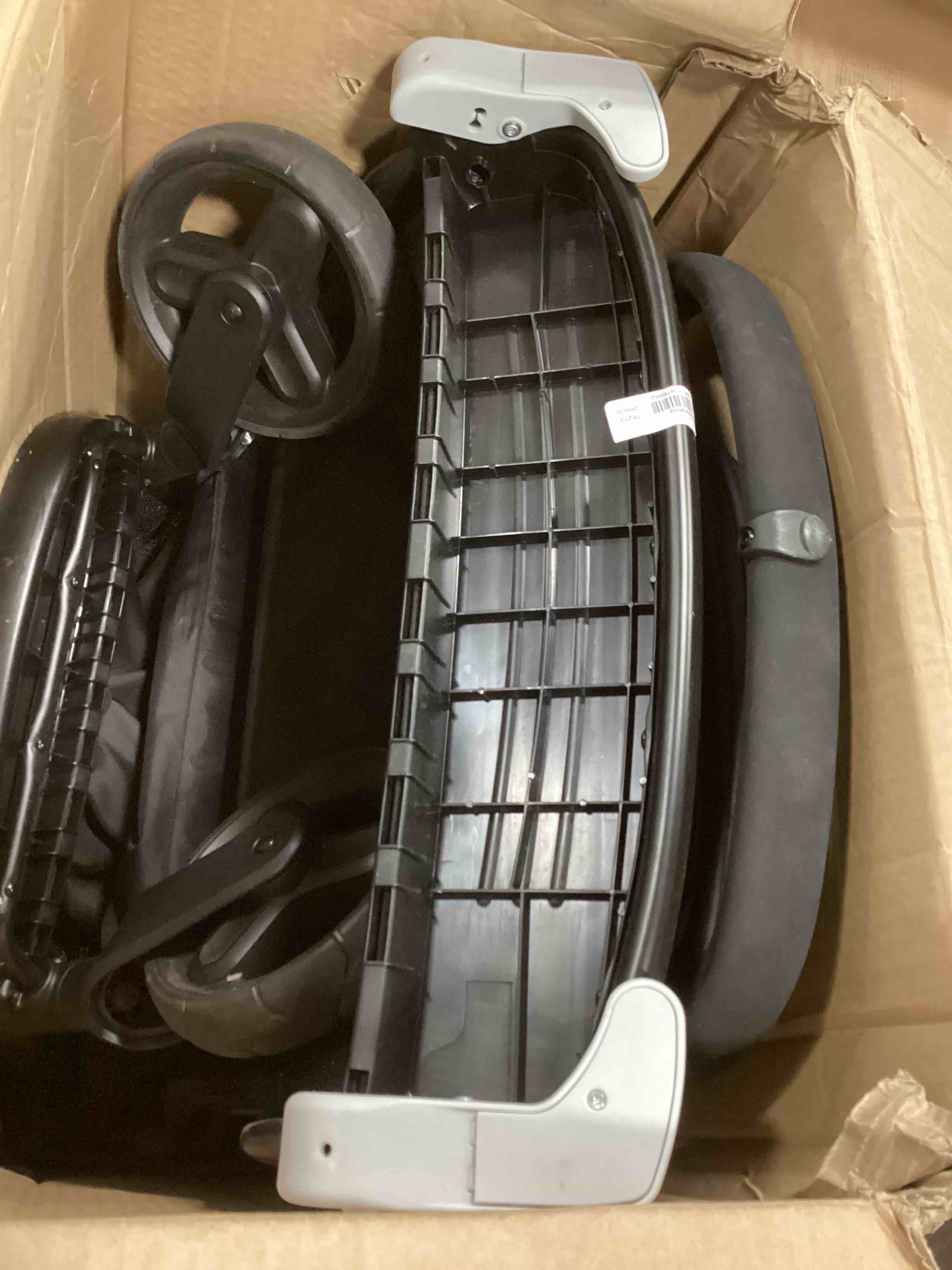 https://s3.amazonaws.com/lotting-images-prod/bidfta/YEL5092246_1703600096439.jpeg