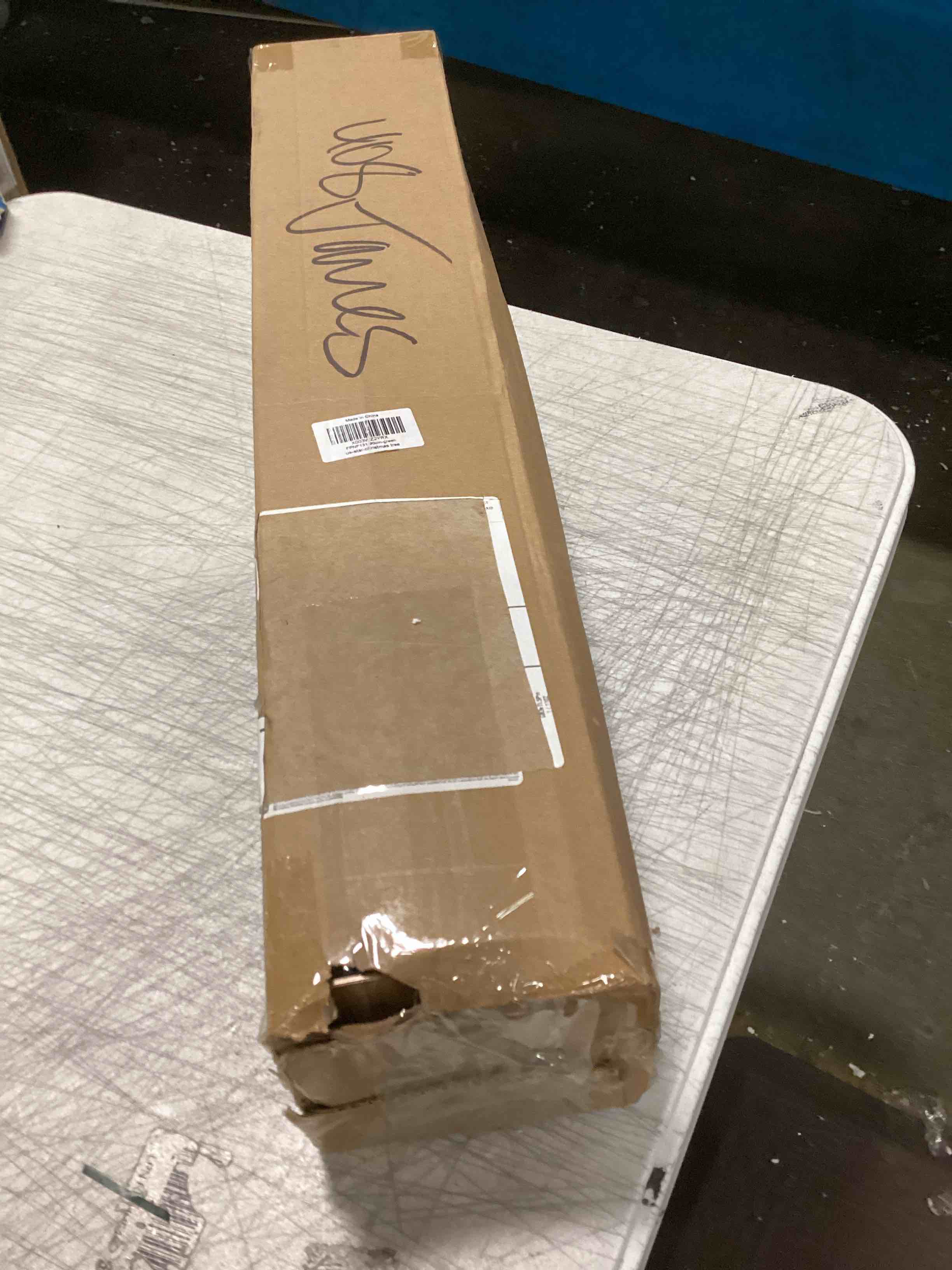 https://s3.amazonaws.com/lotting-images-prod/bidfta/YEL5092296_1703609893130.jpeg