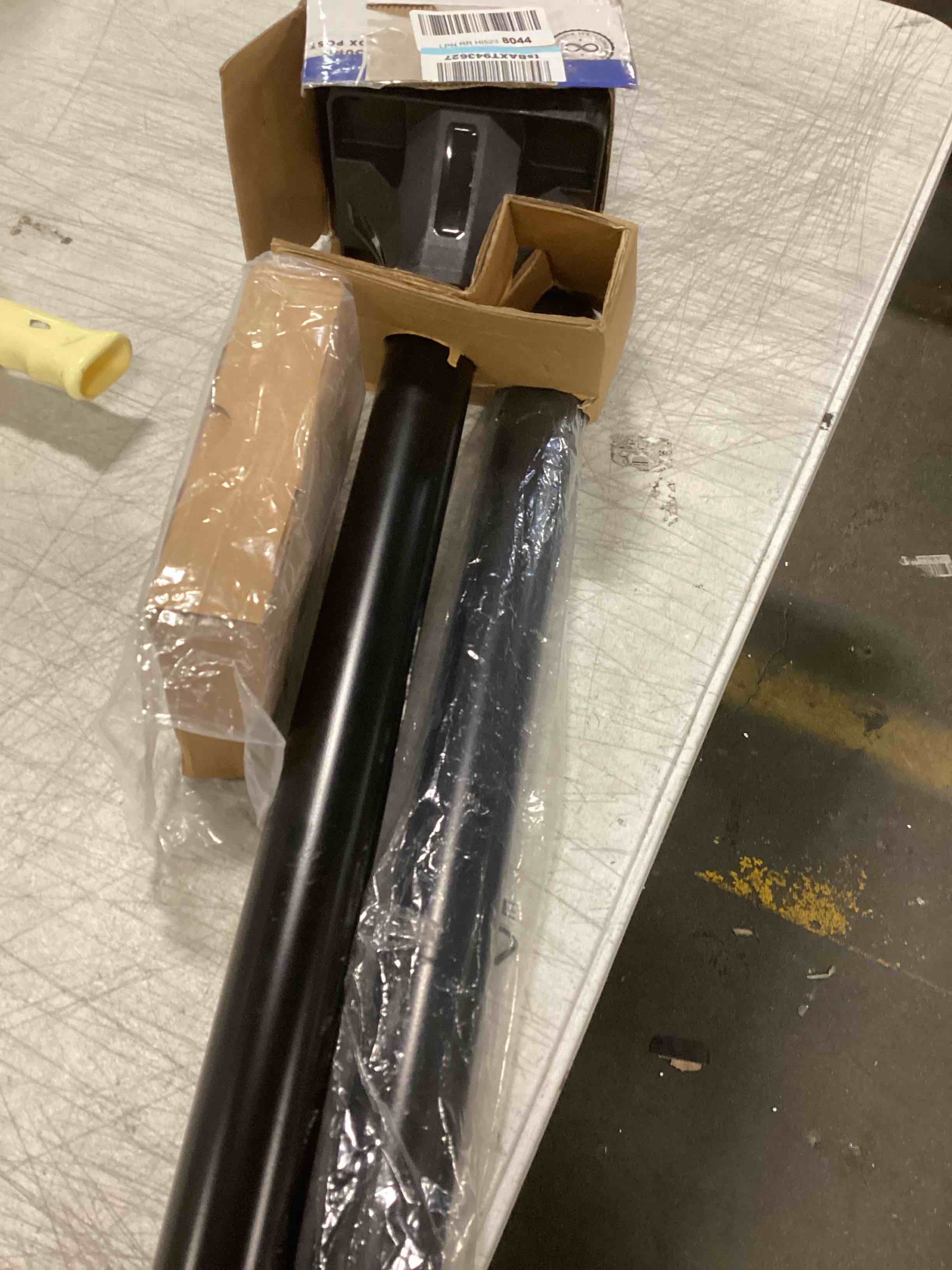 https://s3.amazonaws.com/lotting-images-prod/bidfta/YEL5092553_1703870586112.jpeg