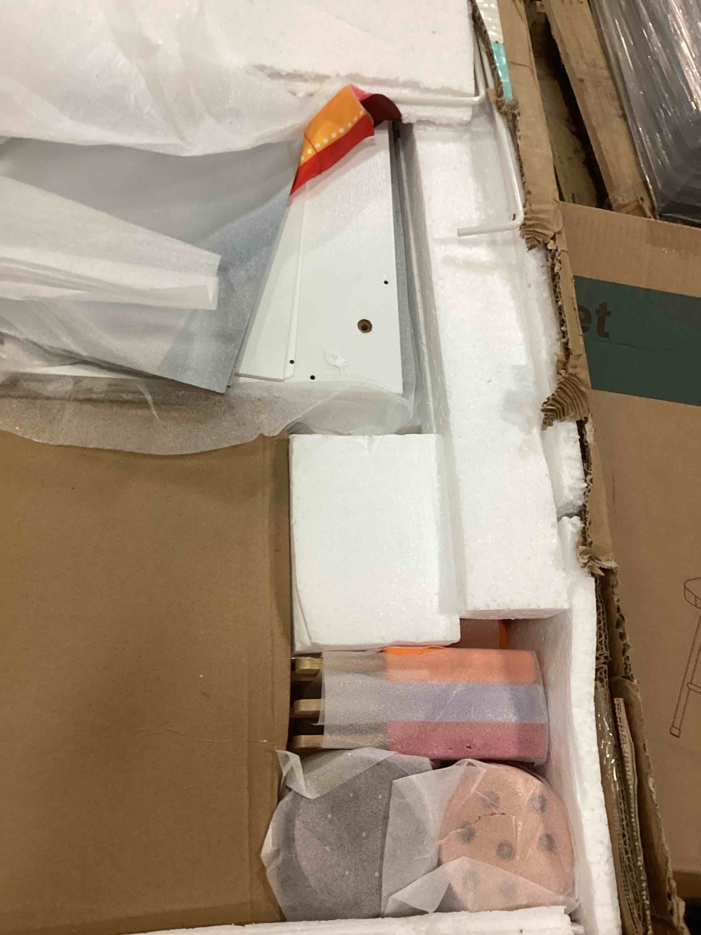 https://s3.amazonaws.com/lotting-images-prod/bidfta/YEL5092879_1704216459399.jpeg