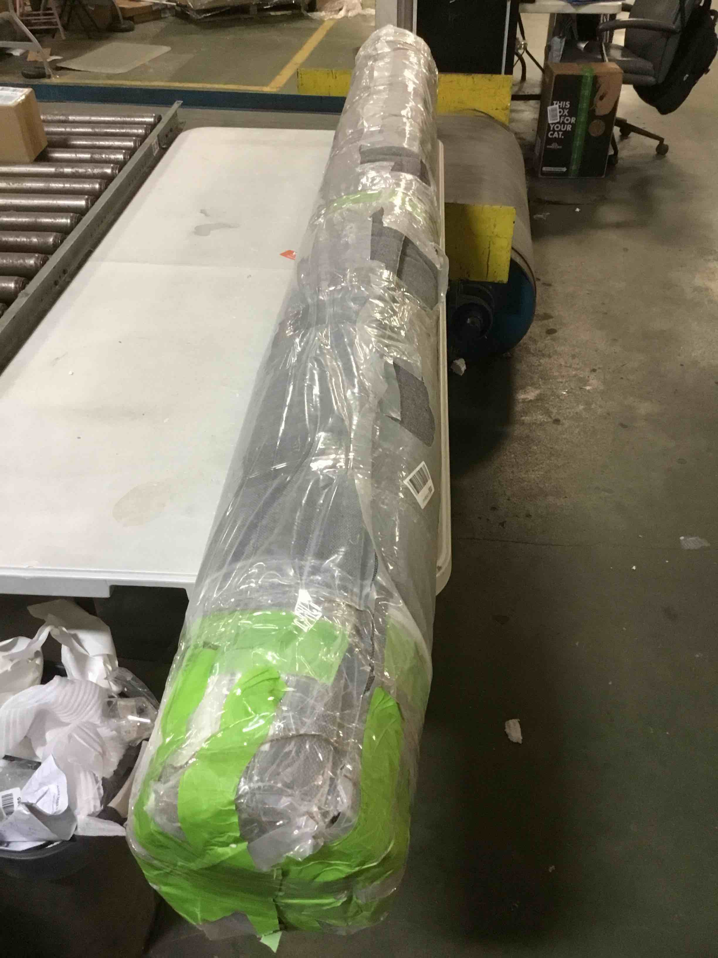 https://s3.amazonaws.com/lotting-images-prod/bidfta/YEL5093341_1703076777118.jpeg