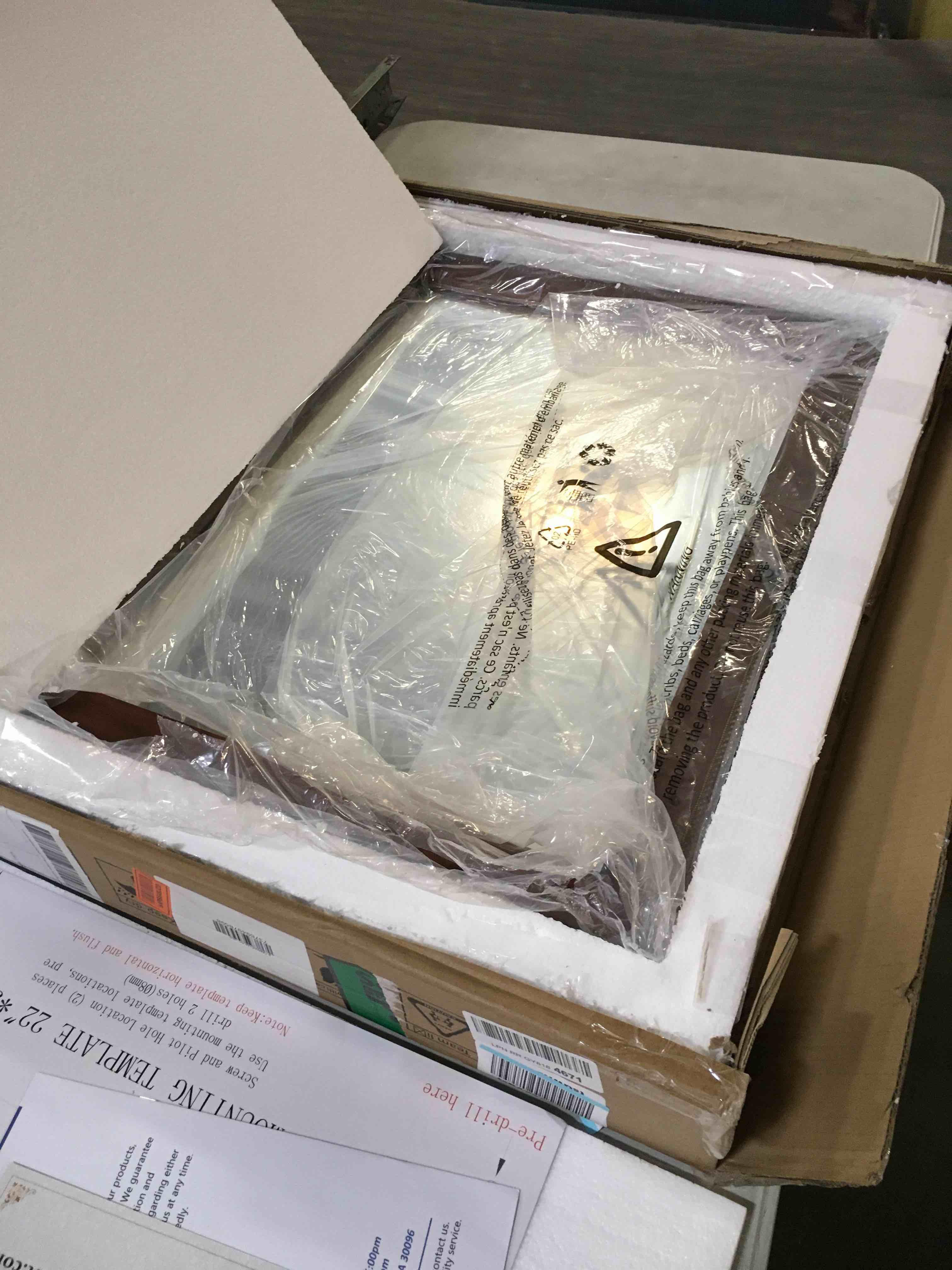 https://s3.amazonaws.com/lotting-images-prod/bidfta/YEL5093593_1703249516486.jpeg