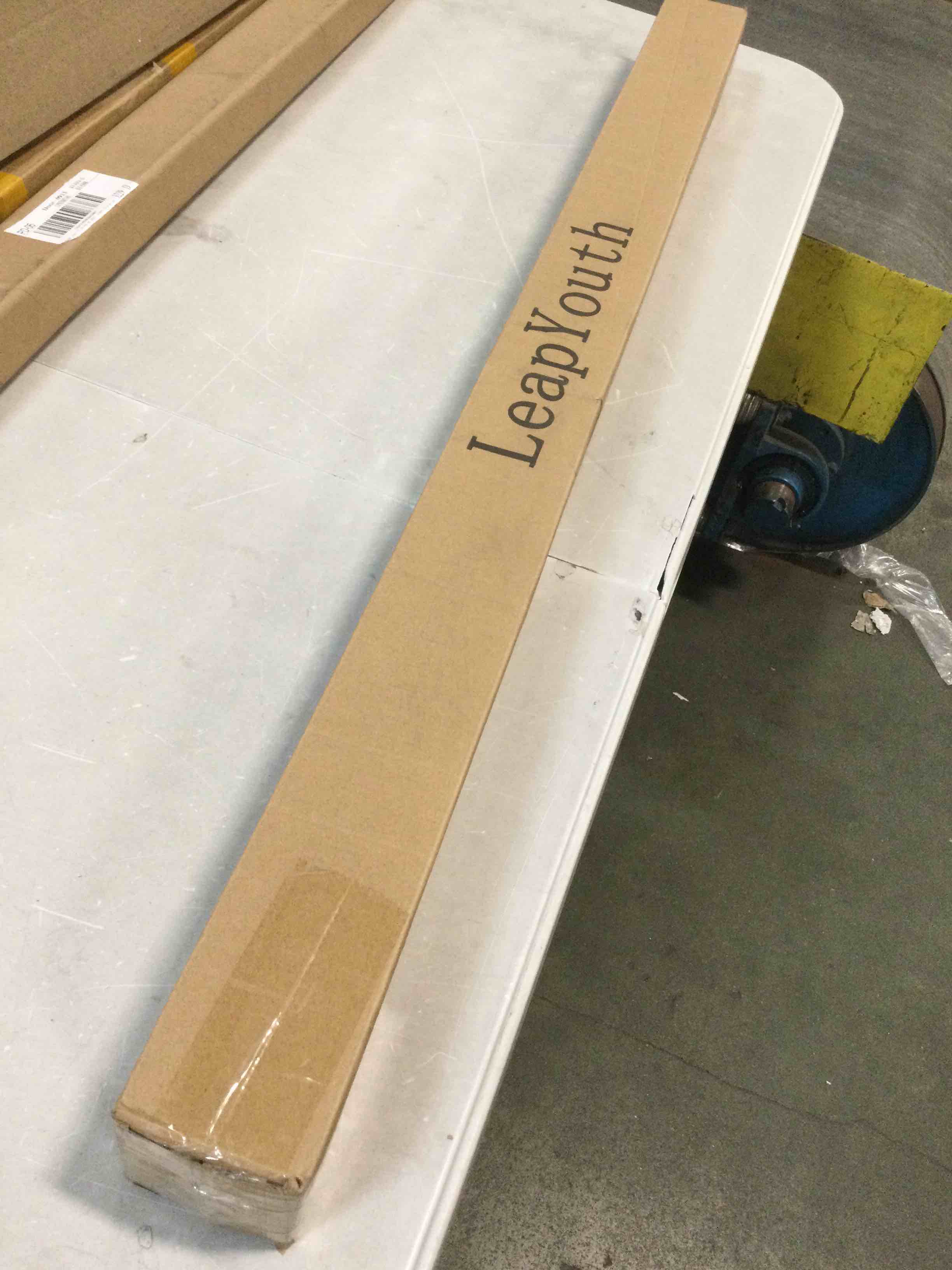 https://s3.amazonaws.com/lotting-images-prod/bidfta/YEL5093657_1703272235629.jpeg