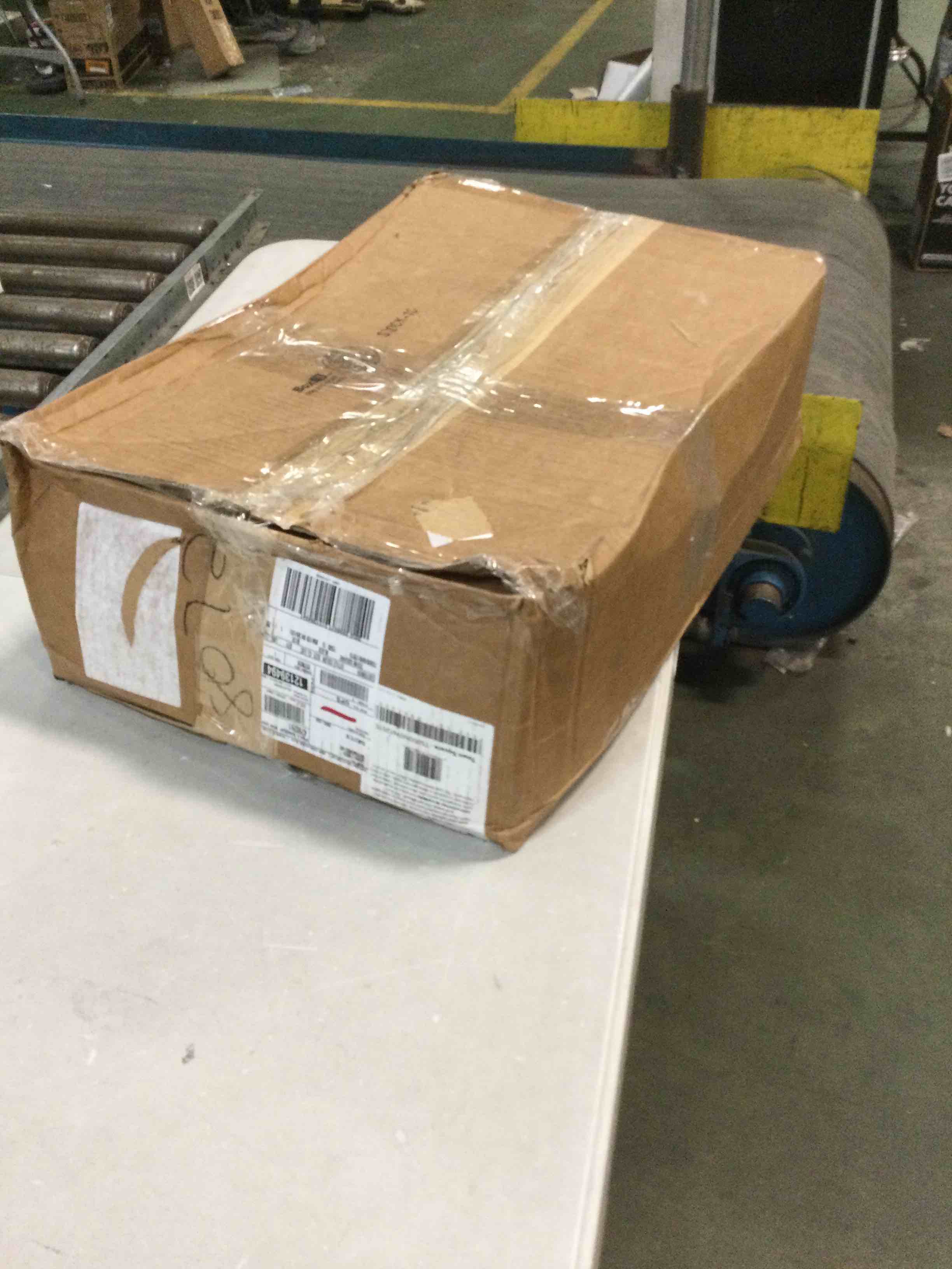 https://s3.amazonaws.com/lotting-images-prod/bidfta/YEL5093679_1703278147295.jpeg