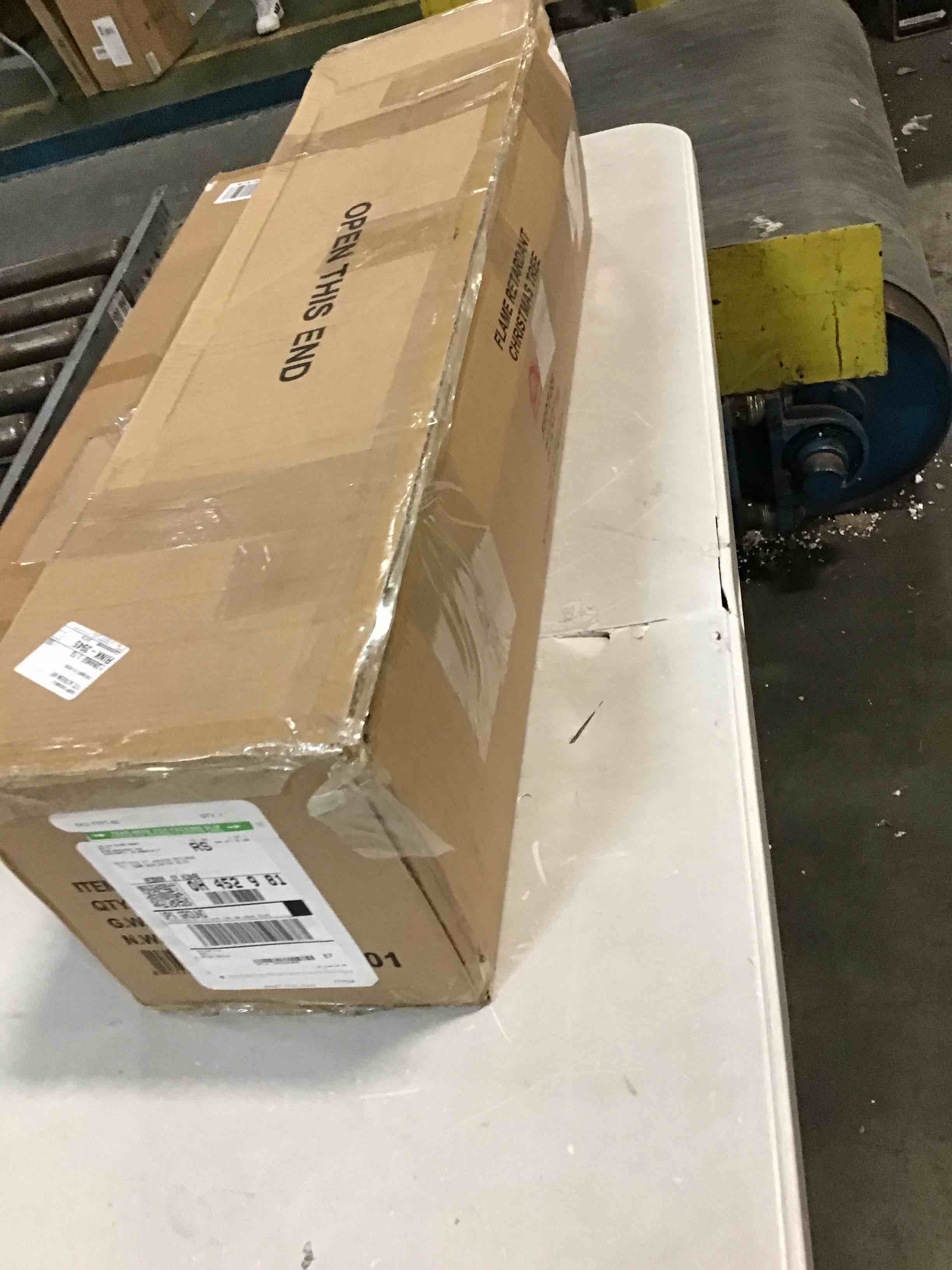 https://s3.amazonaws.com/lotting-images-prod/bidfta/YEL5093898_1703615843529.jpeg