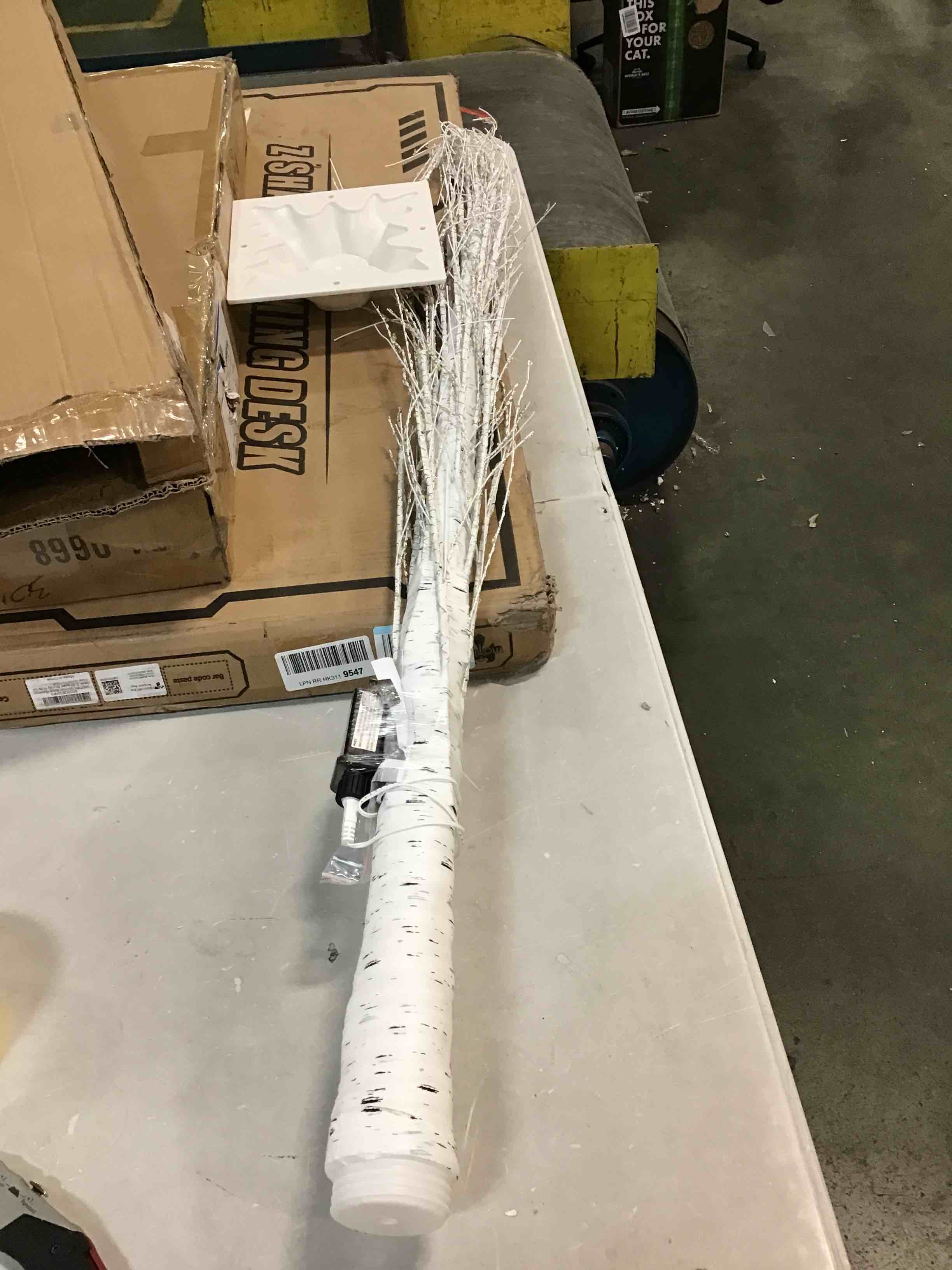https://s3.amazonaws.com/lotting-images-prod/bidfta/YEL5093904_1703617151690.jpeg