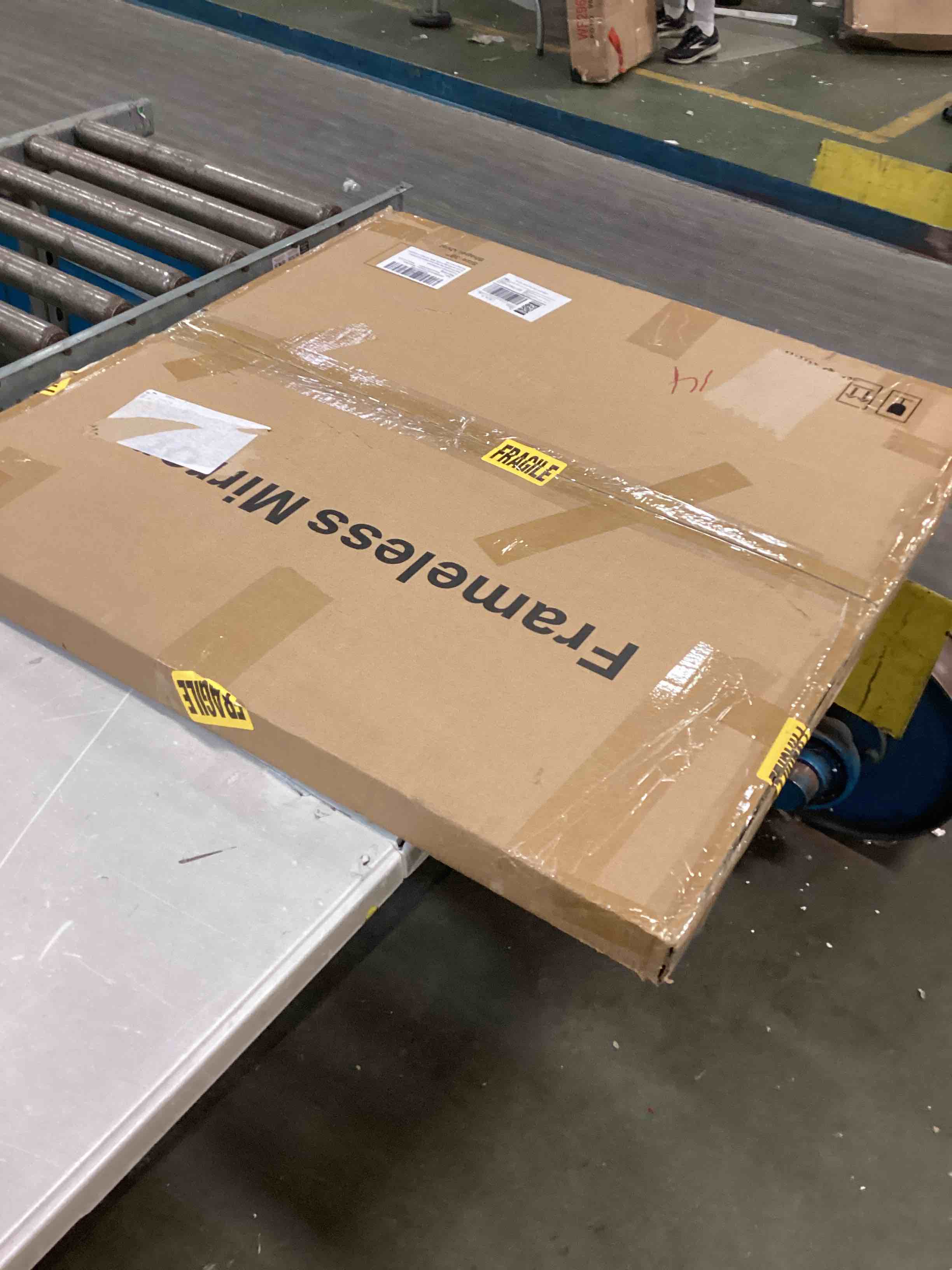 https://s3.amazonaws.com/lotting-images-prod/bidfta/YEL5093984_1703773380387.jpeg