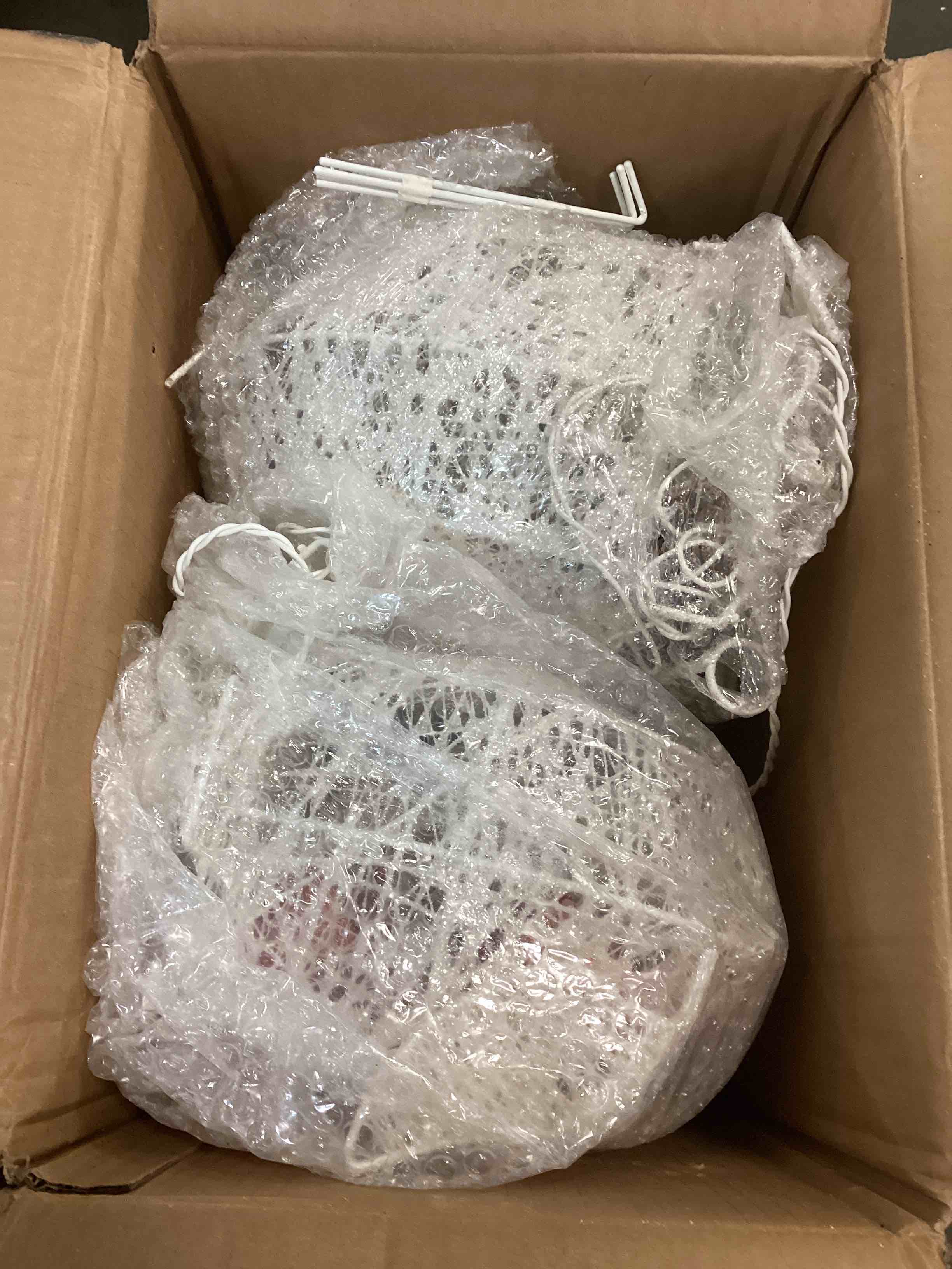 https://s3.amazonaws.com/lotting-images-prod/bidfta/YEL5094065_1703790030341.jpeg