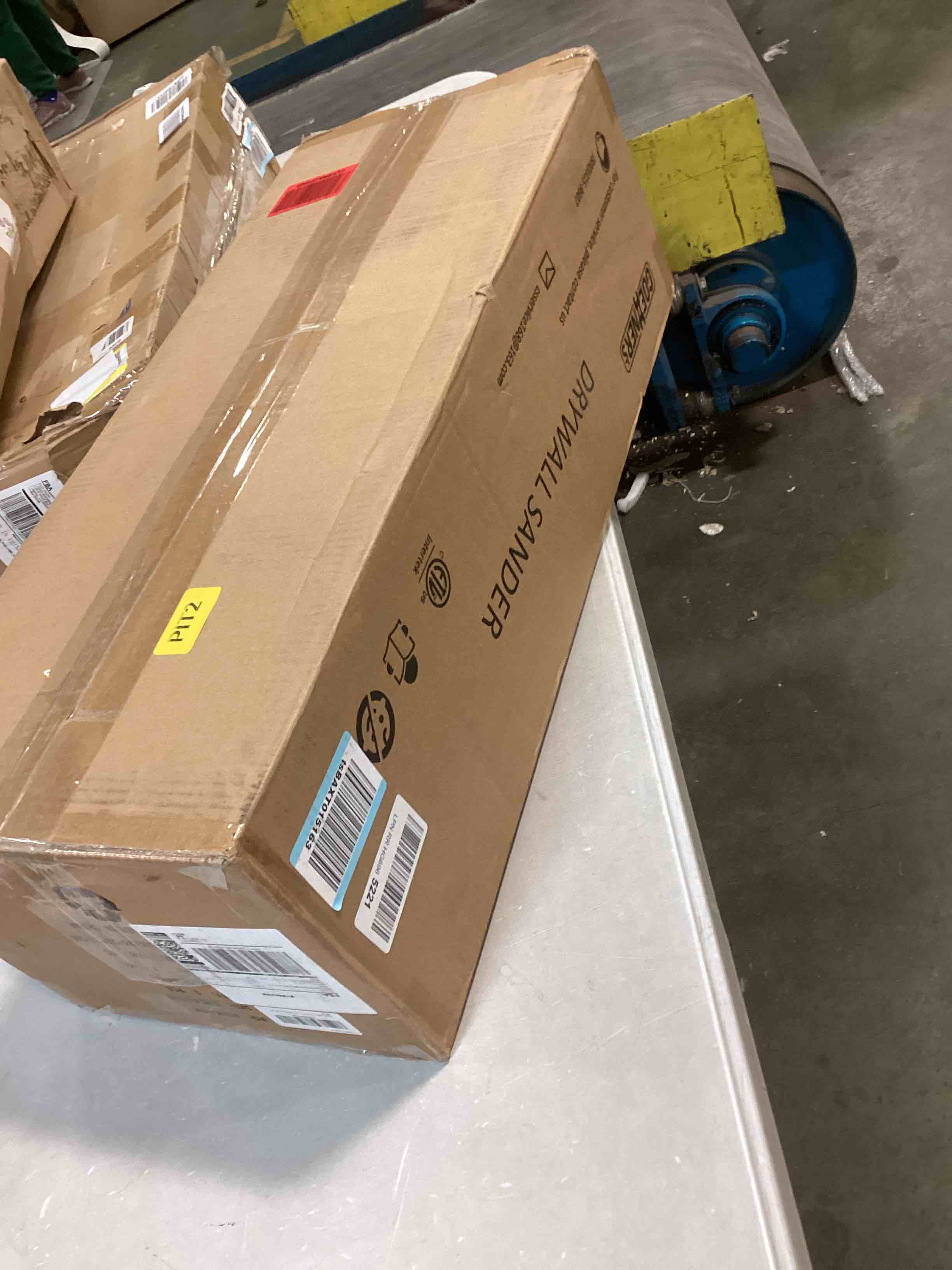 https://s3.amazonaws.com/lotting-images-prod/bidfta/YEL5094098_1703854386838.jpeg