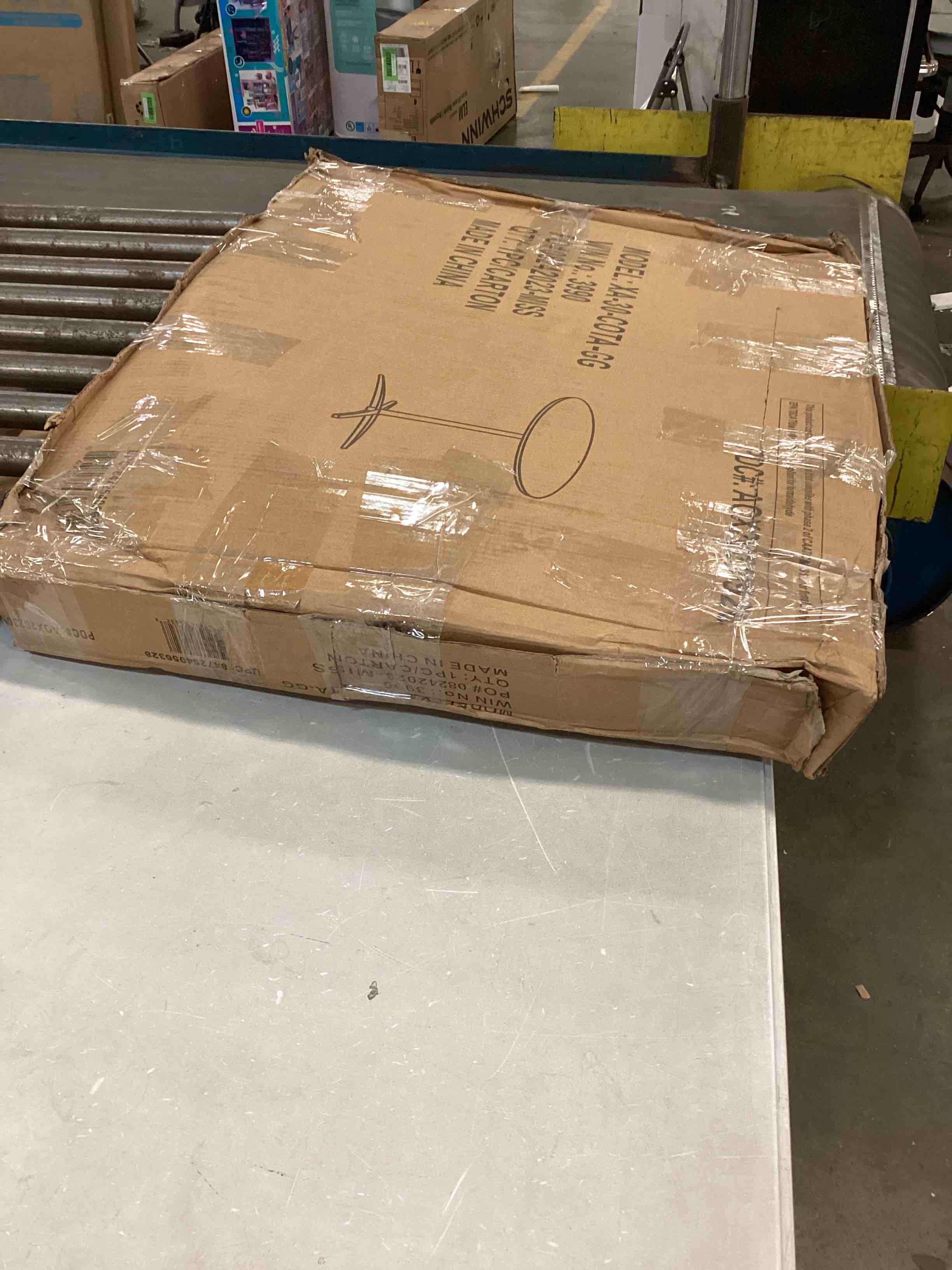 https://s3.amazonaws.com/lotting-images-prod/bidfta/YEL5094425_1704210811664.jpeg
