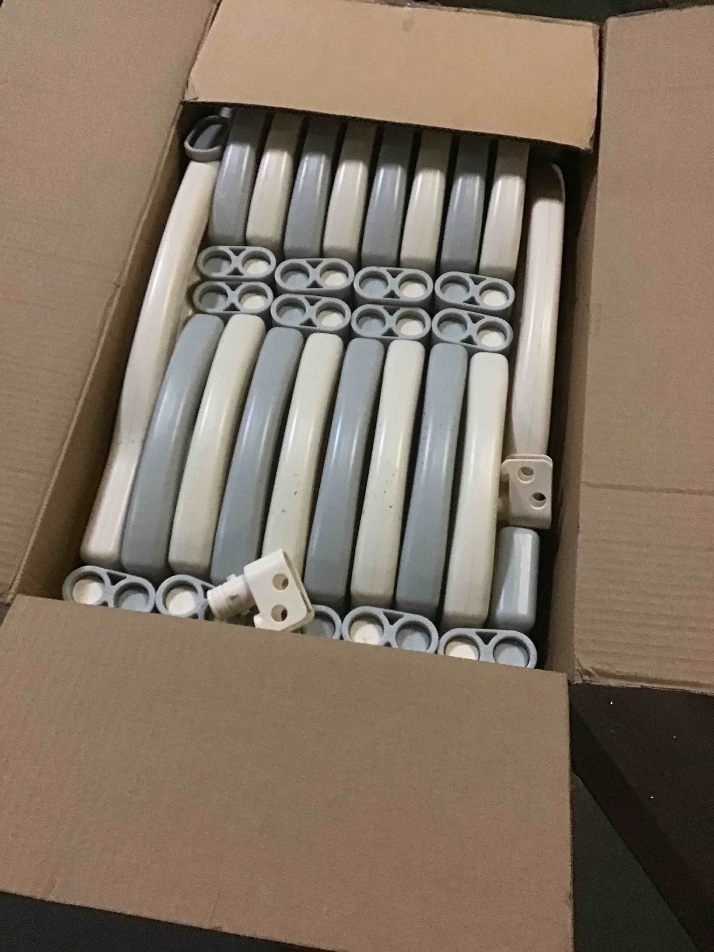 https://s3.amazonaws.com/lotting-images-prod/bidfta/YEL5094665_1702730282479.jpeg