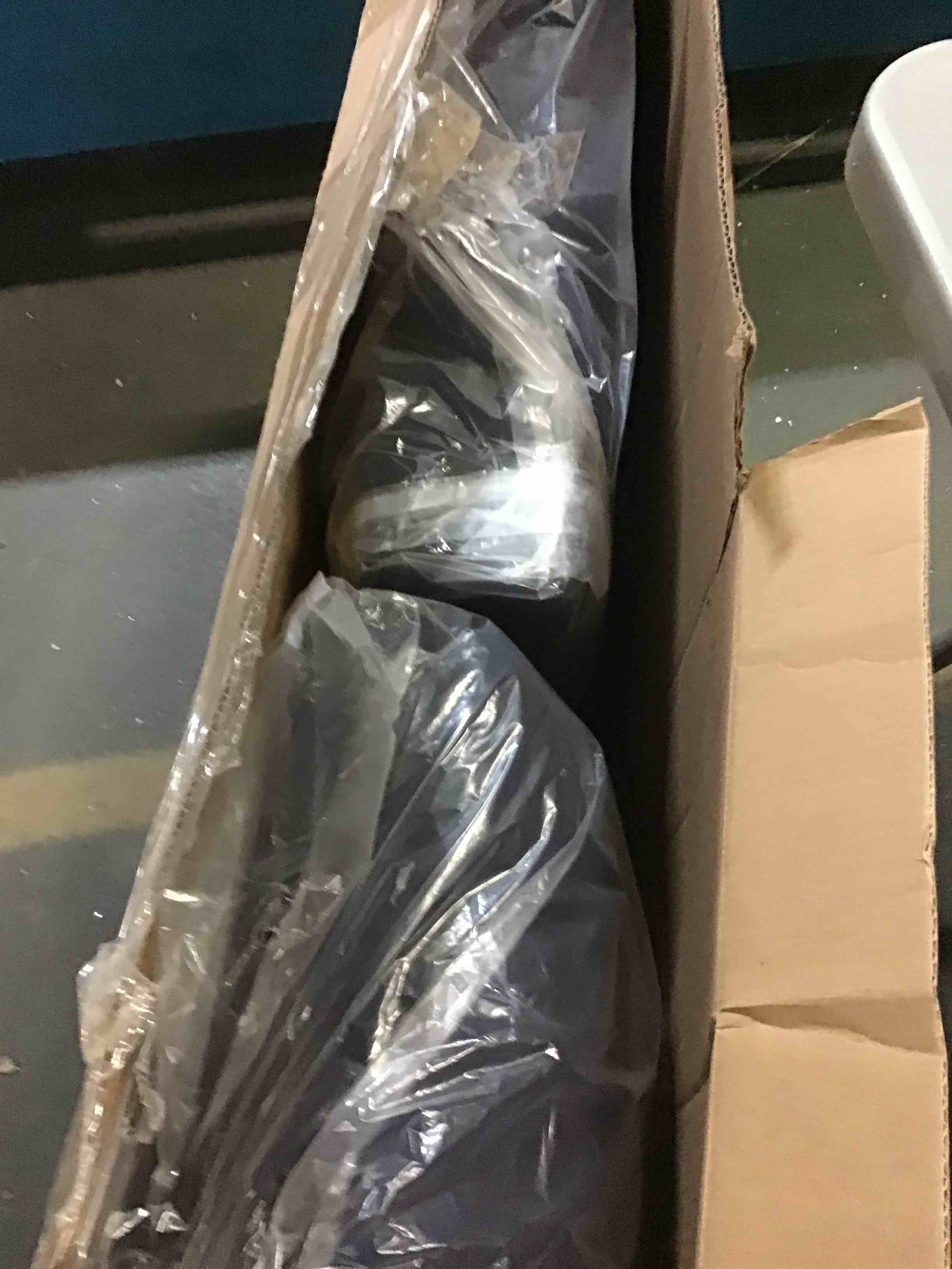 https://s3.amazonaws.com/lotting-images-prod/bidfta/YEL5094700_1702734215745.jpeg