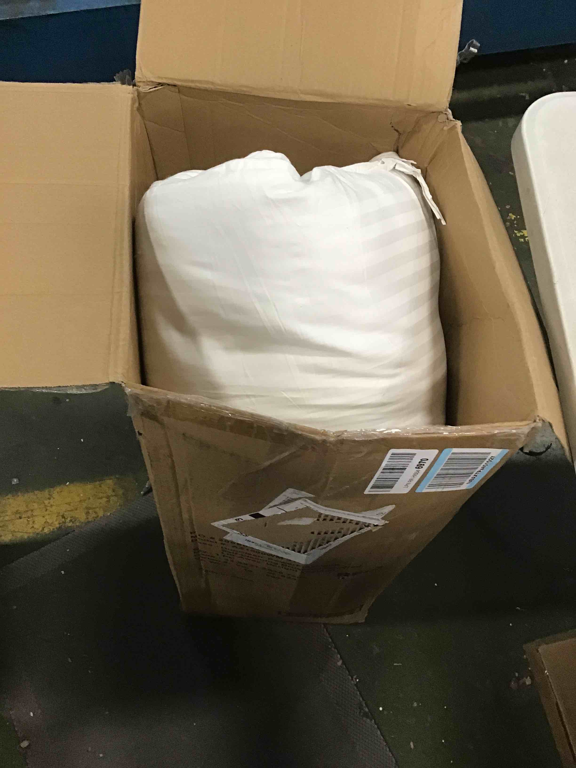 https://s3.amazonaws.com/lotting-images-prod/bidfta/YEL5095701_1703271299160.jpeg