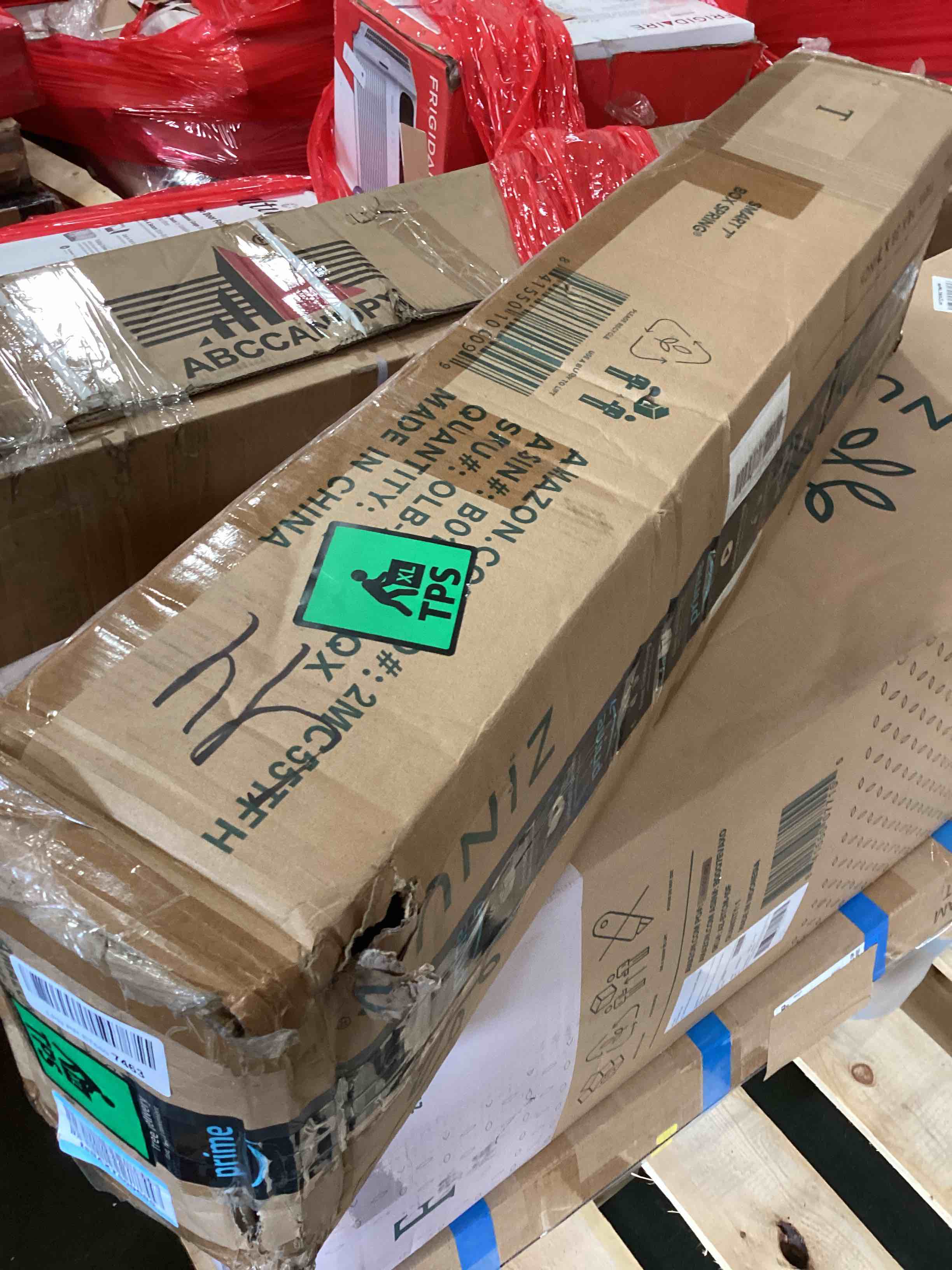 https://s3.amazonaws.com/lotting-images-prod/bidfta/YEL5108186_1692366924987.jpeg
