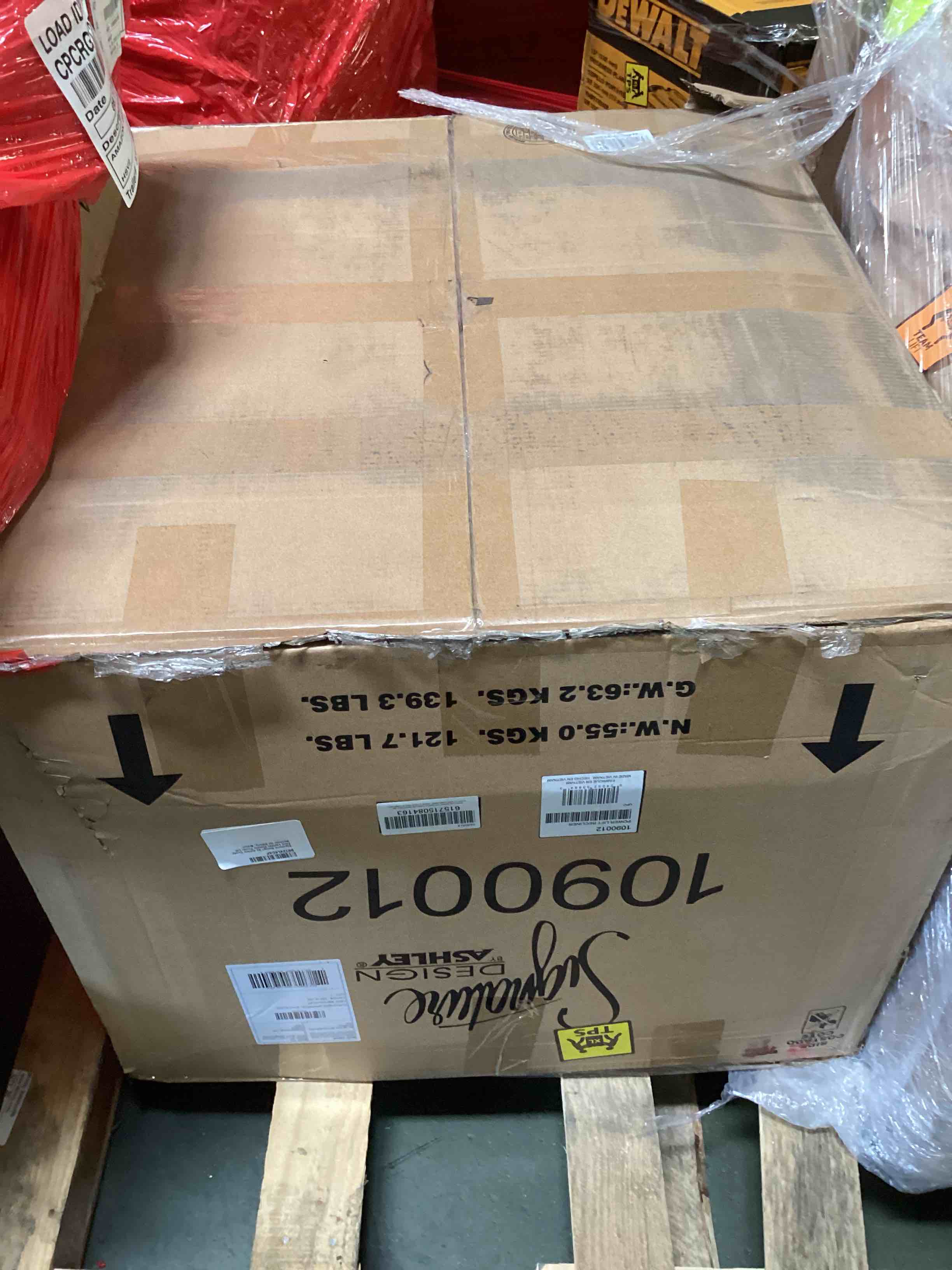 https://s3.amazonaws.com/lotting-images-prod/bidfta/YEL5108197_1692369875058.jpeg