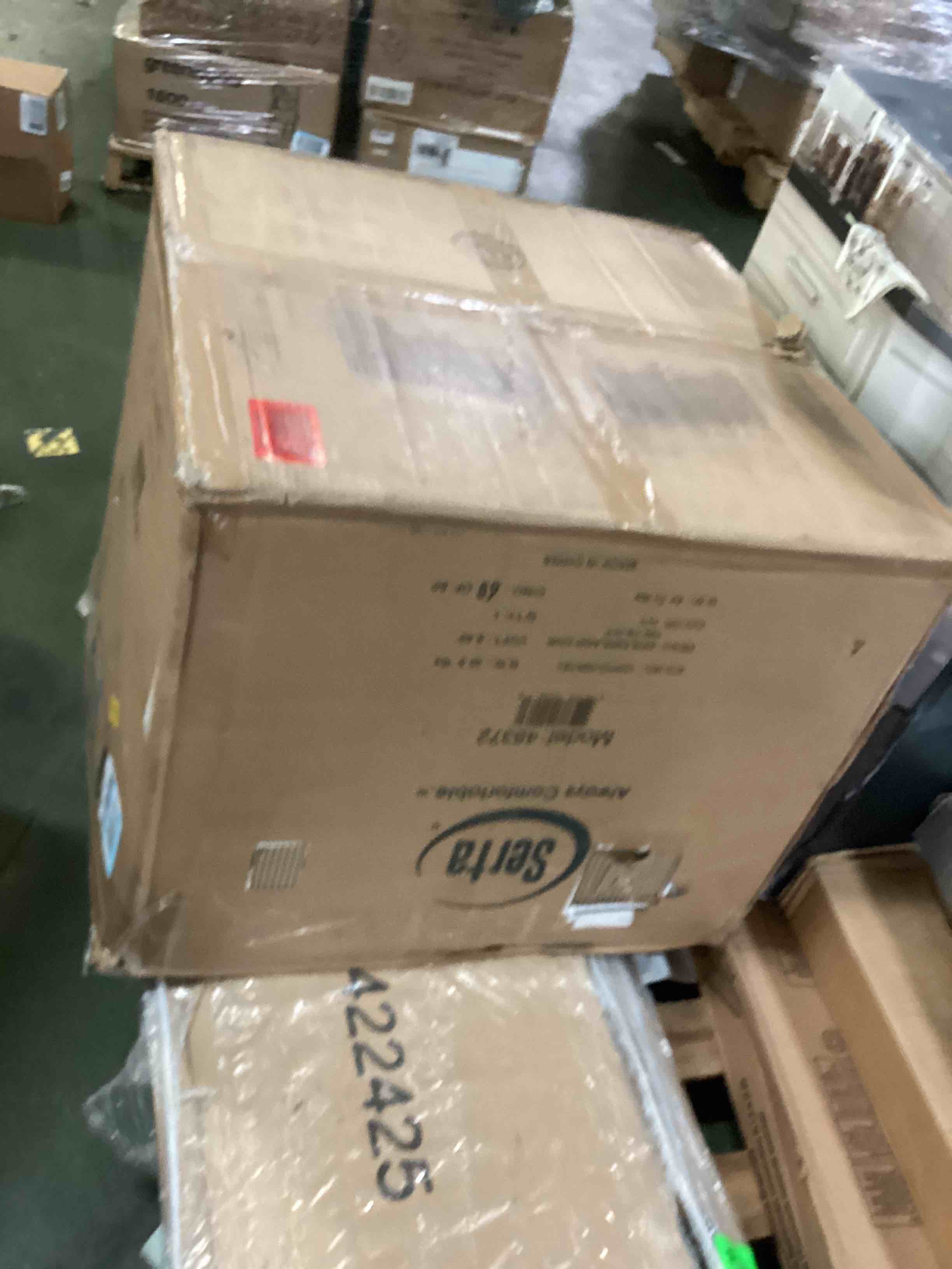 https://s3.amazonaws.com/lotting-images-prod/bidfta/YEL5108452_1692634015489.jpeg